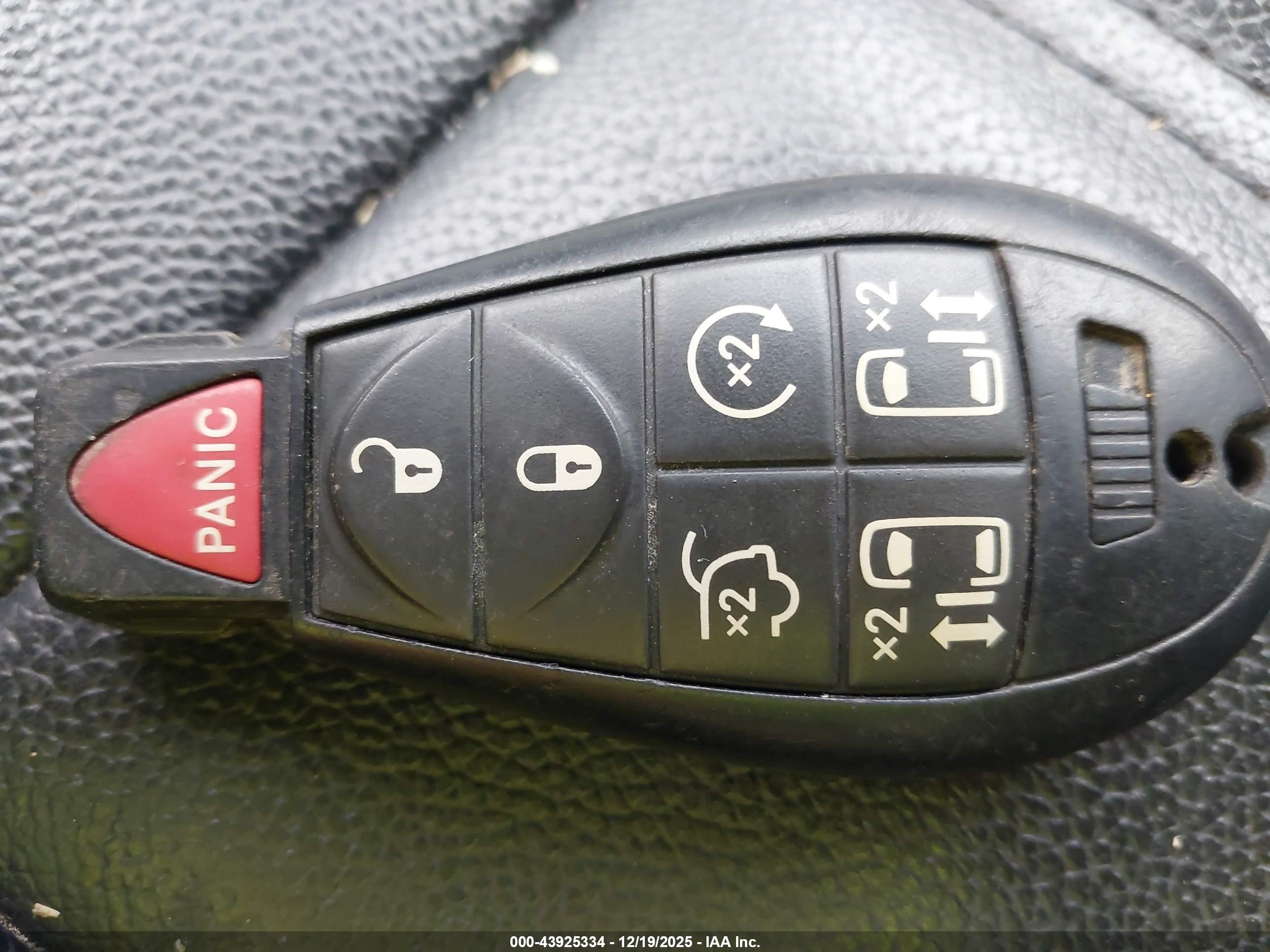 CHRYSLER TOWN image 11