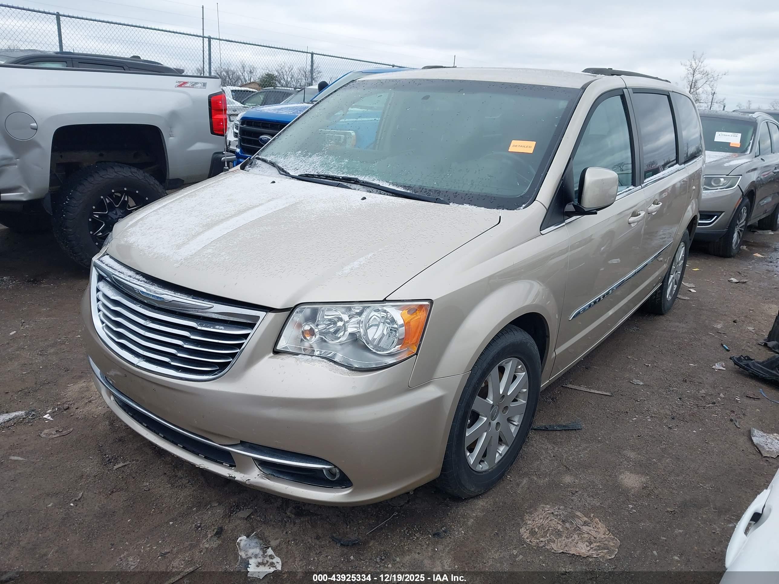 CHRYSLER TOWN image 2