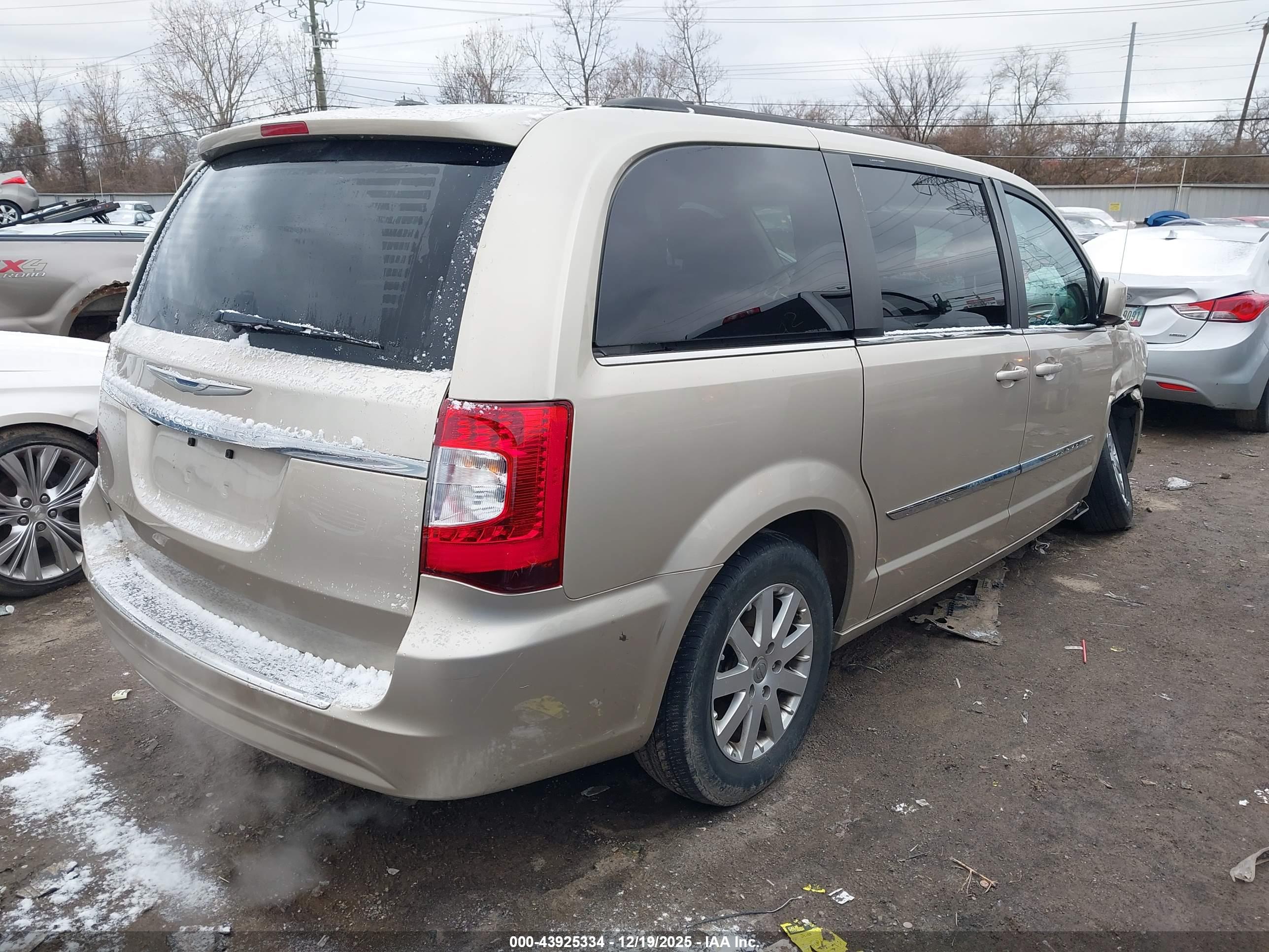 CHRYSLER TOWN image 4