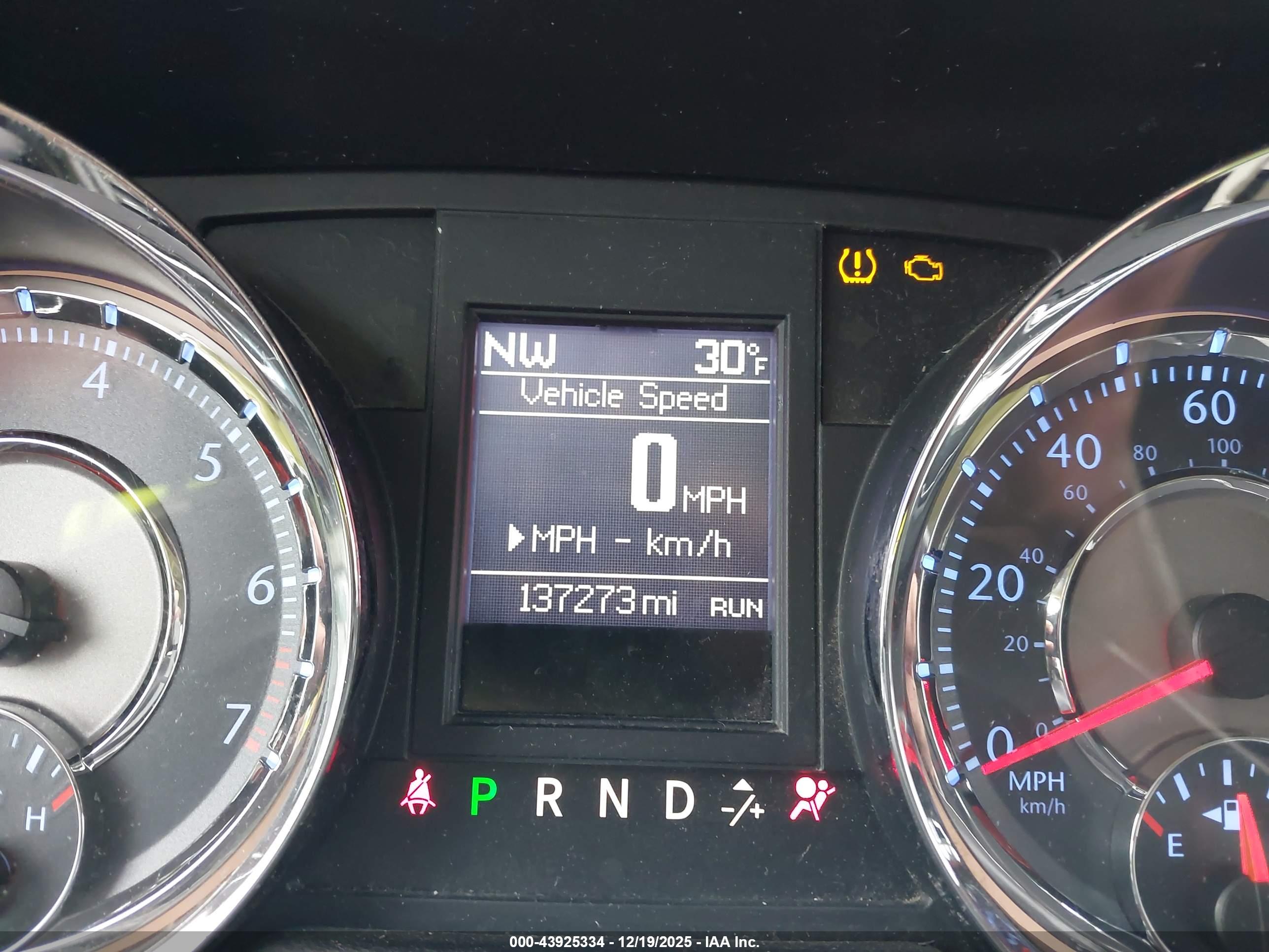 CHRYSLER TOWN image 7