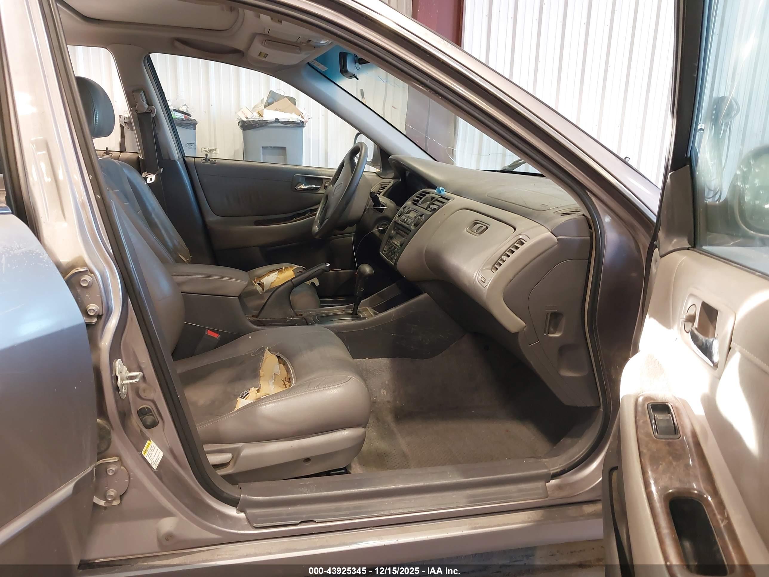 HONDA ACCORD image 5