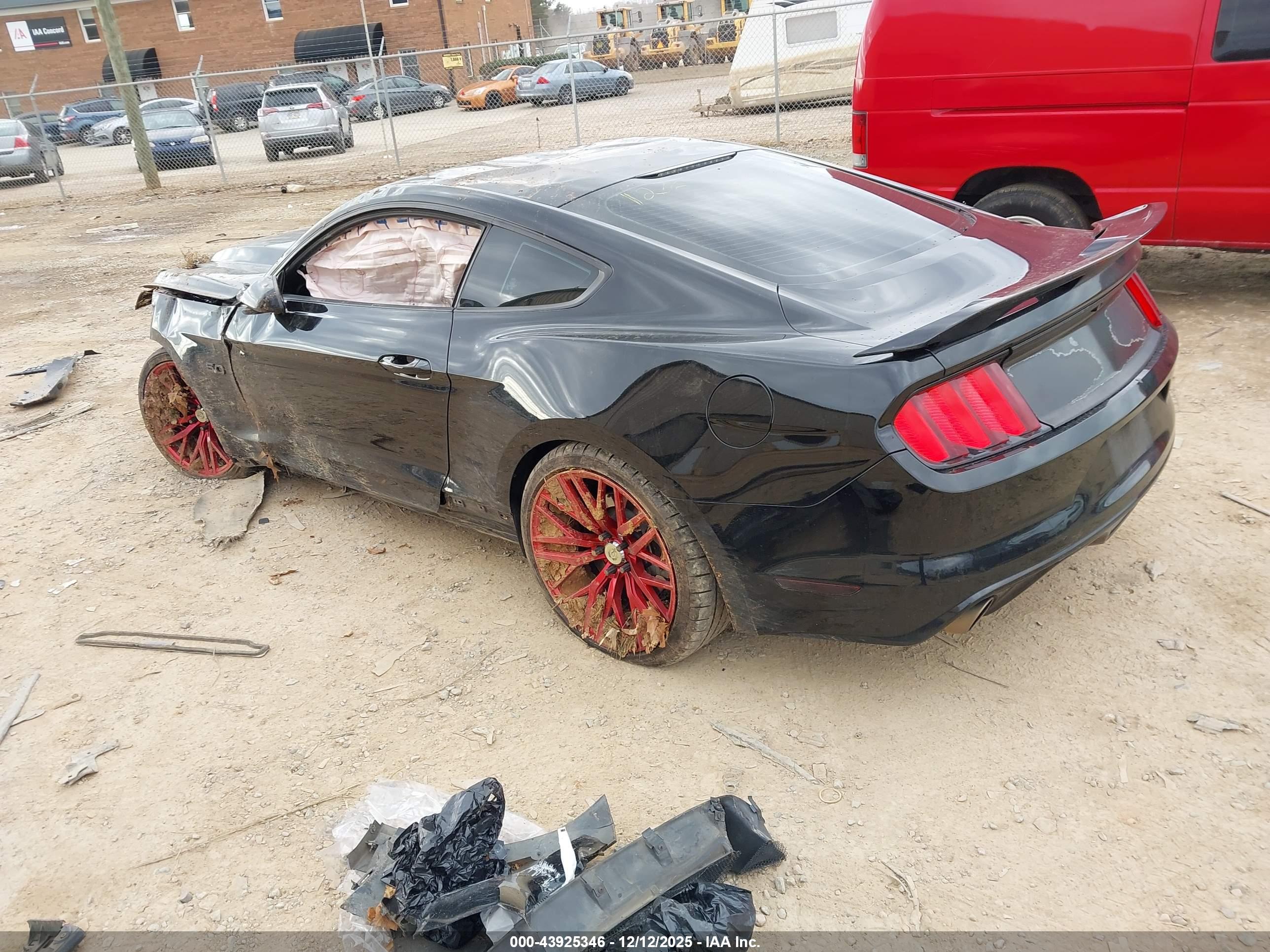 FORD MUSTANG image 3
