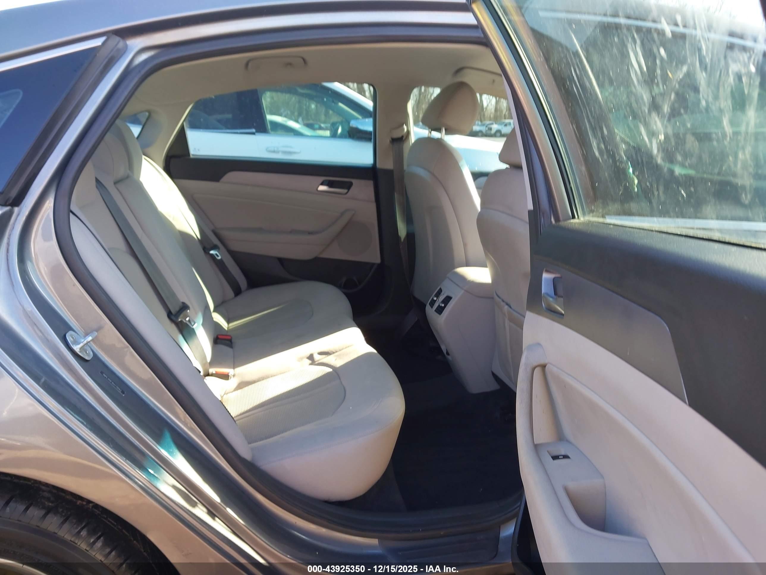 HYUNDAI SONATA image 8
