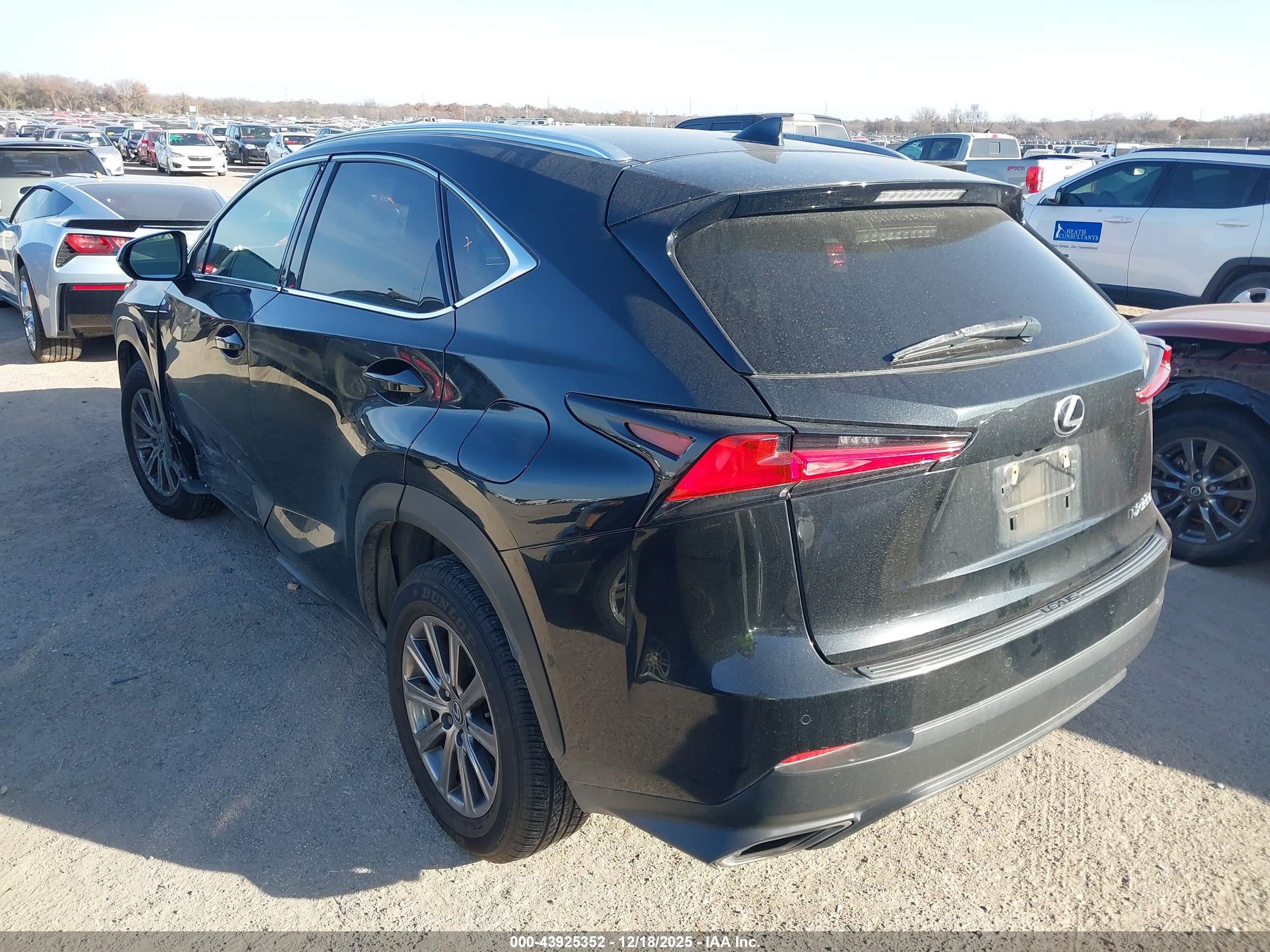 LEXUS NX image 3