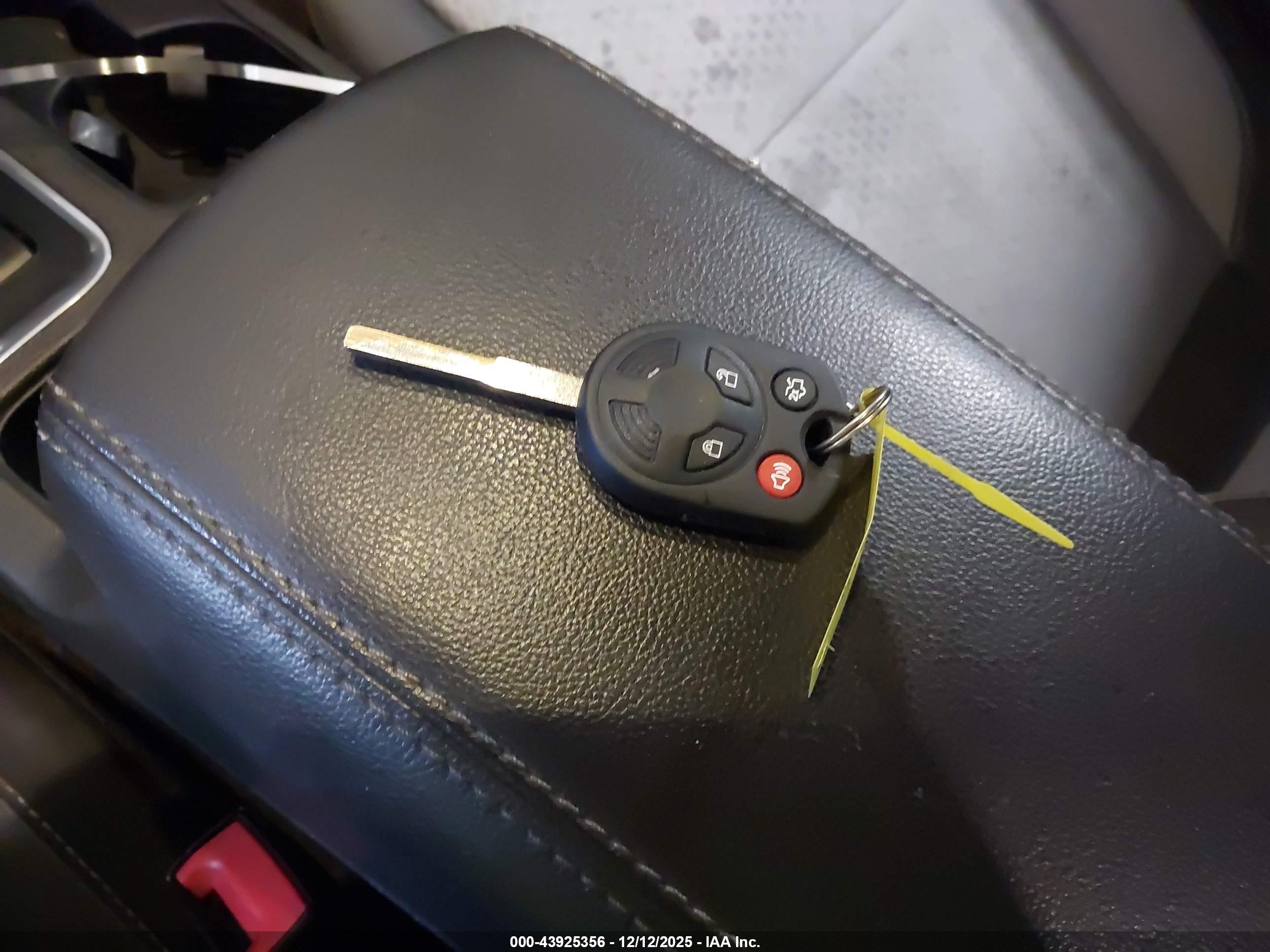 FORD ESCAPE image 11
