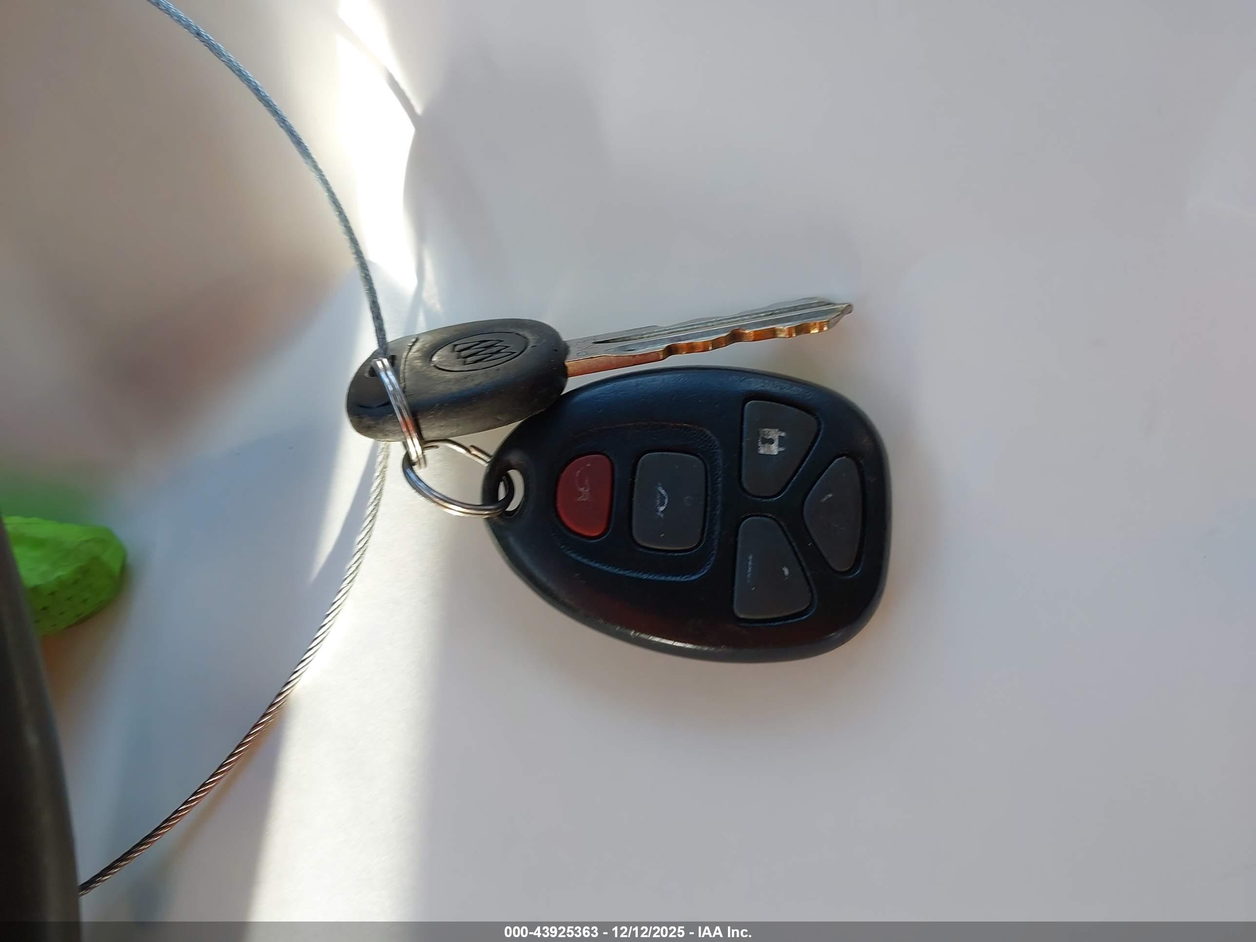 BUICK LACROSSE image 11