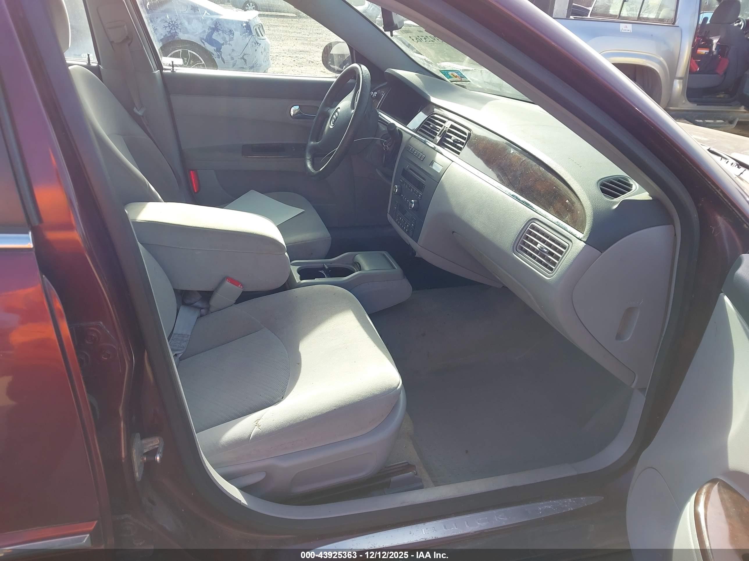 BUICK LACROSSE image 5