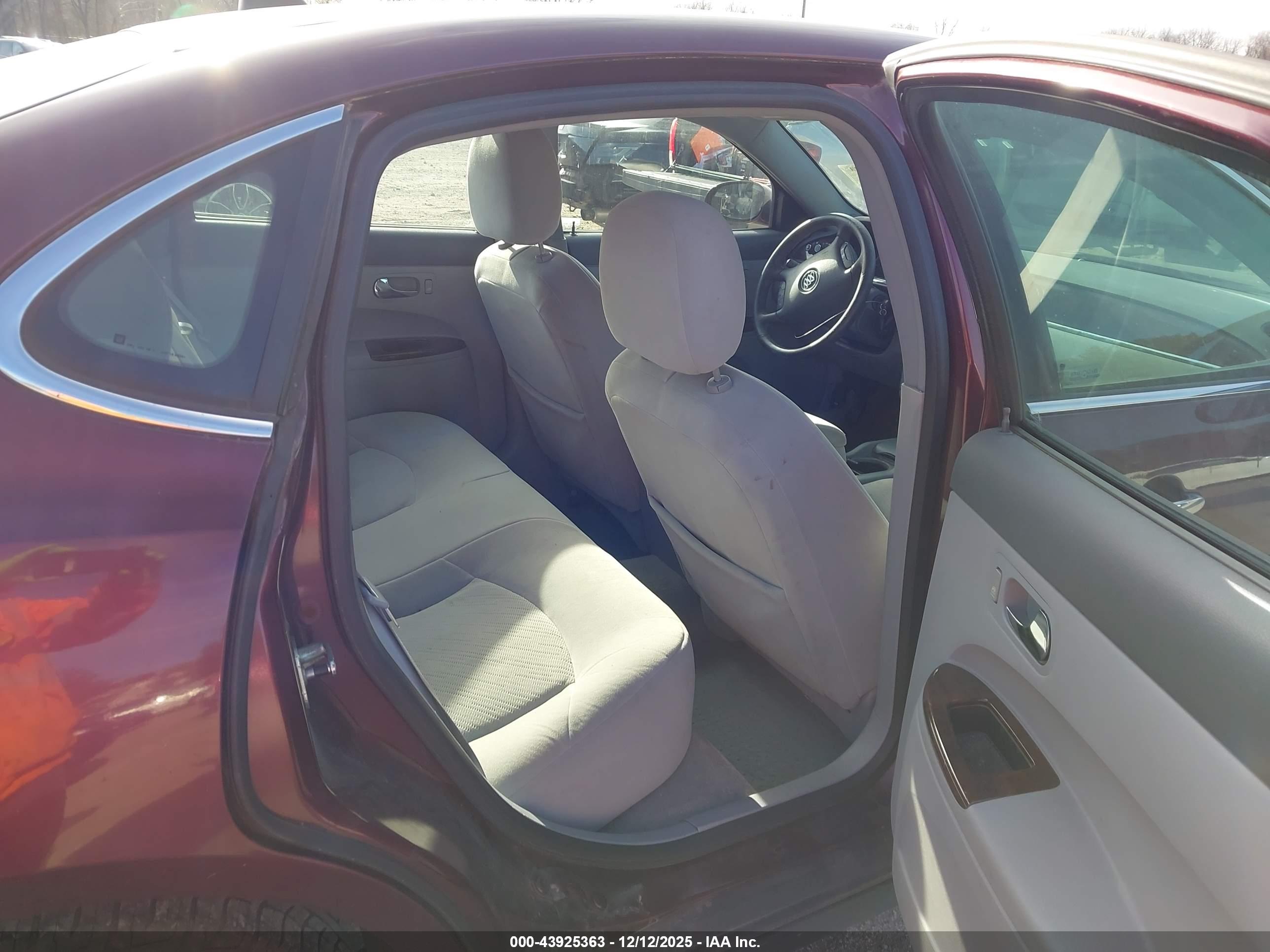 BUICK LACROSSE image 8