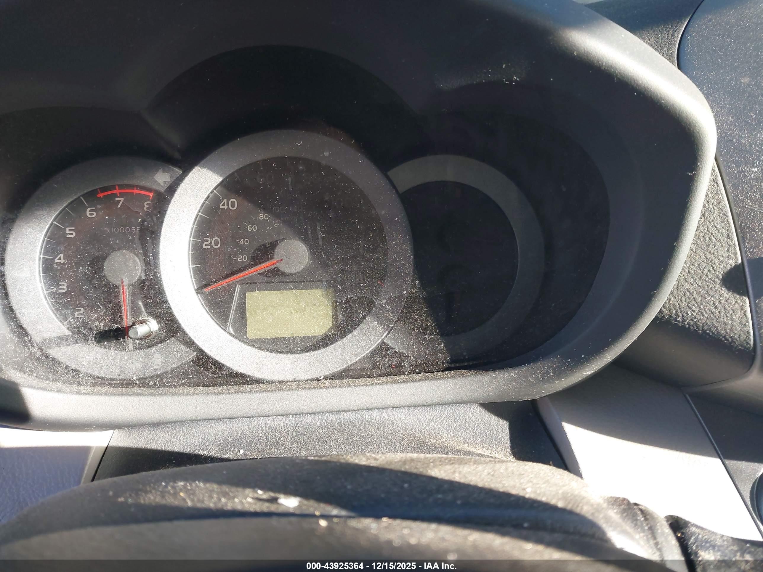 TOYOTA RAV4 image 7