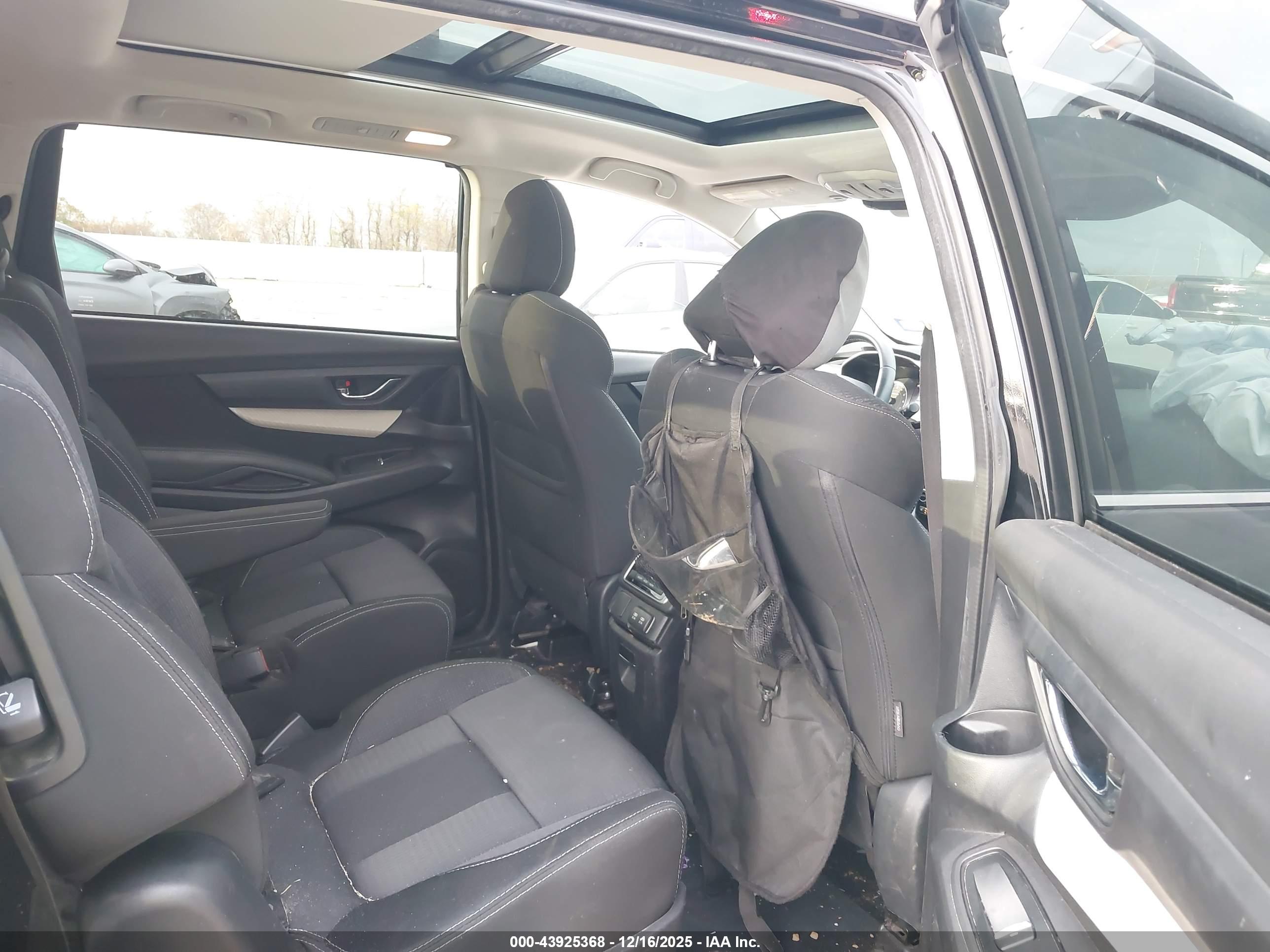 SUBARU ASCENT image 8