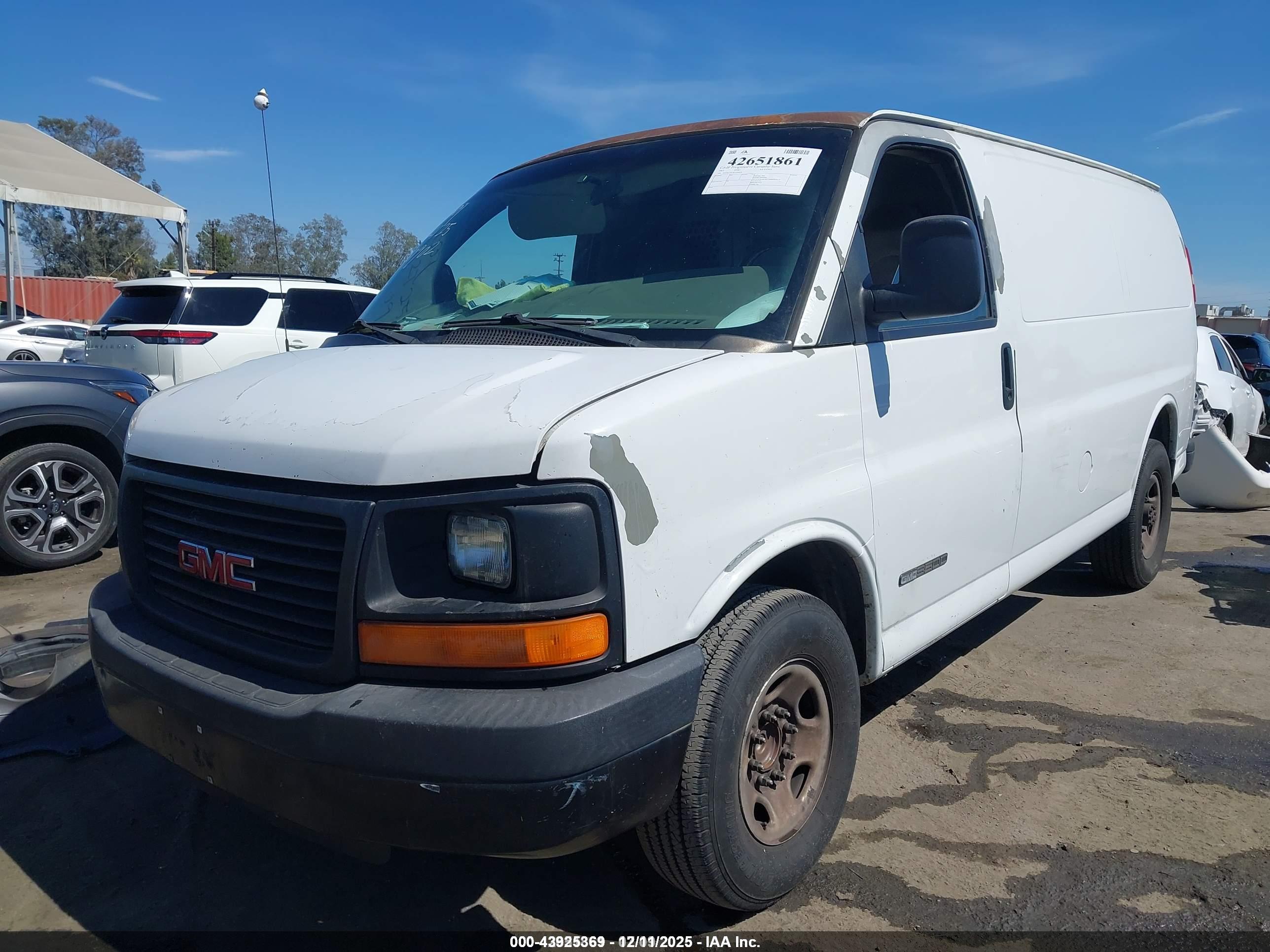 GMC SAVANA image 2