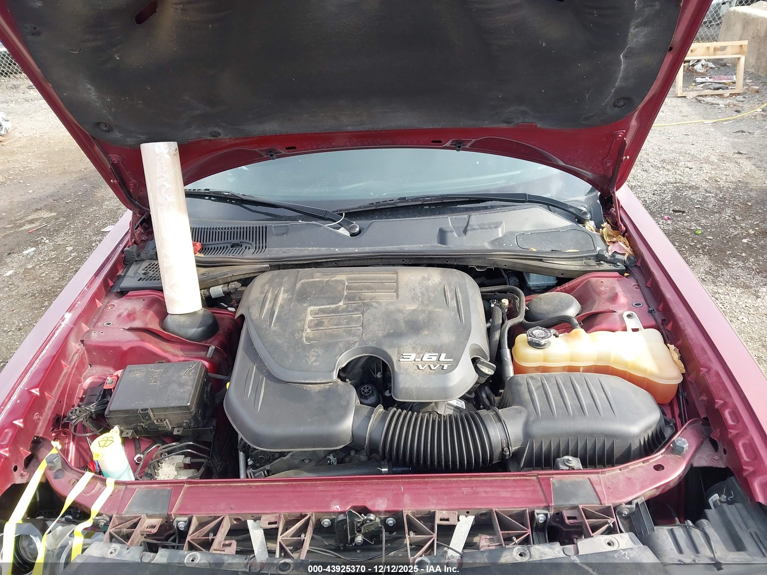 DODGE CHALLENGER image 10