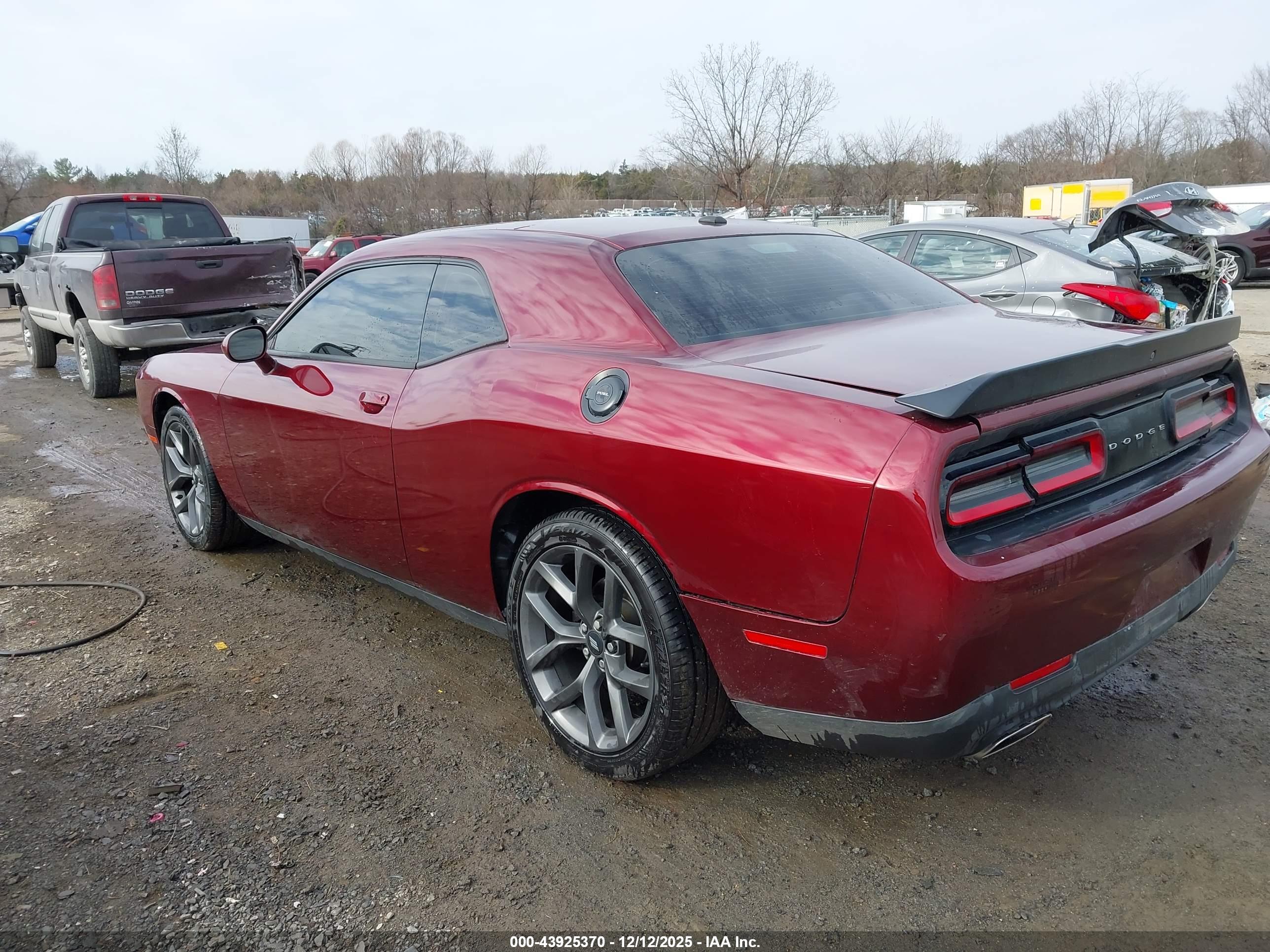 DODGE CHALLENGER image 3