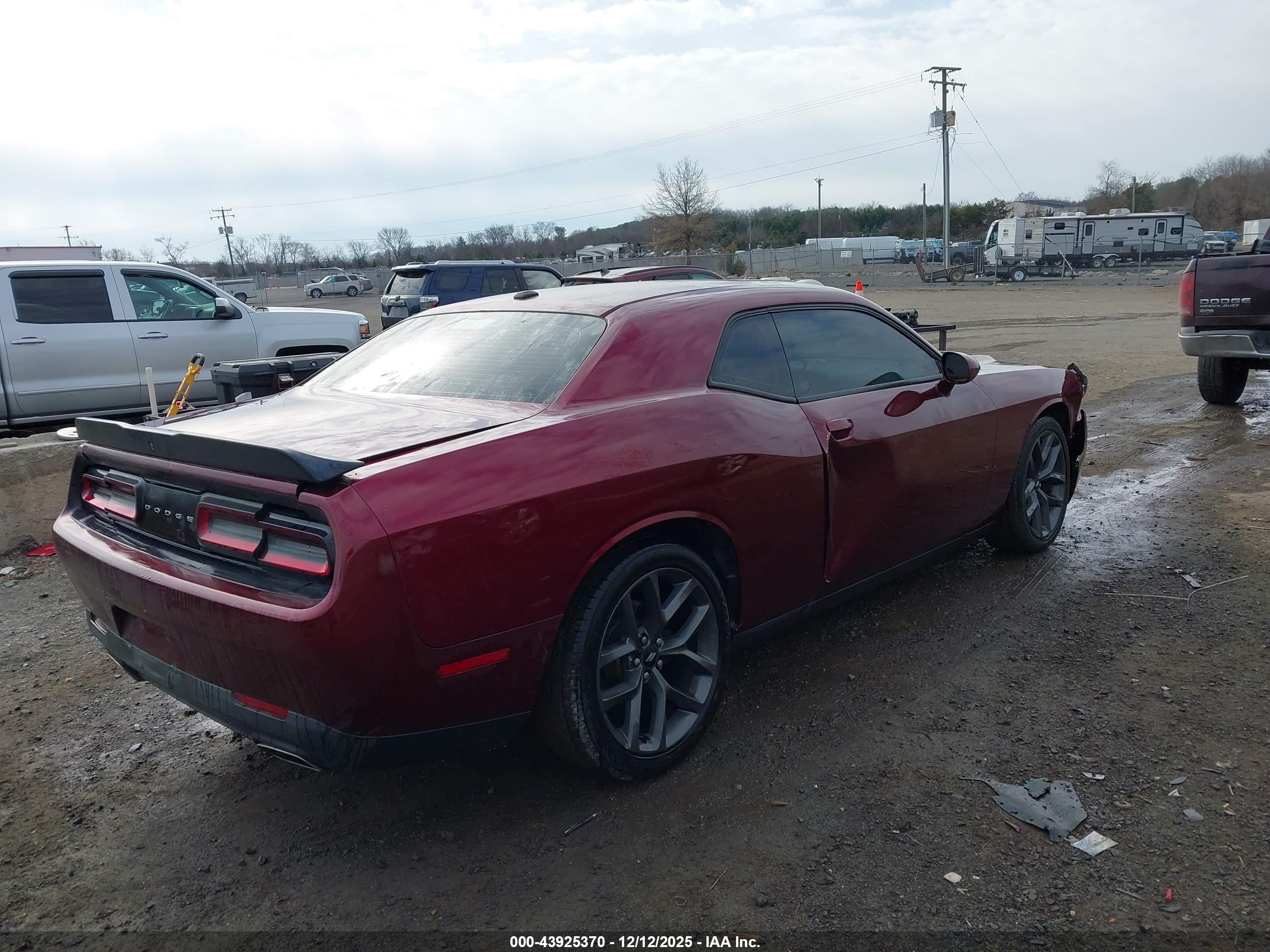 DODGE CHALLENGER image 4