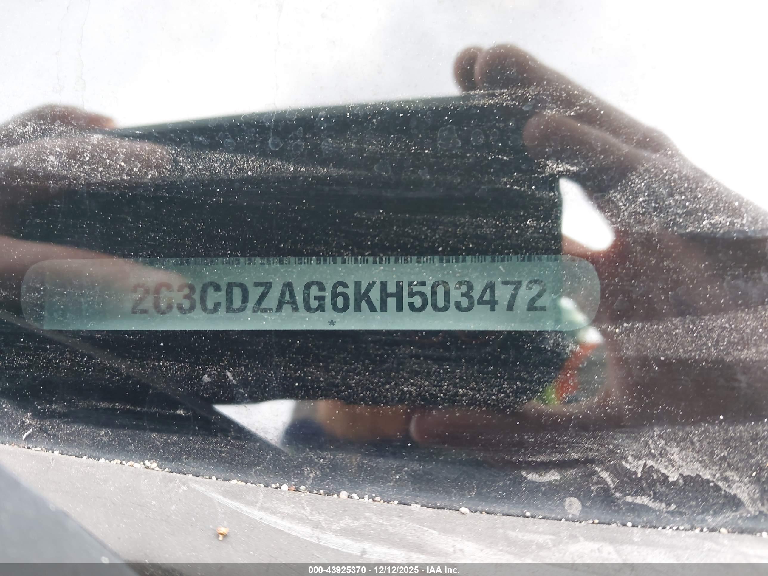 DODGE CHALLENGER image 9