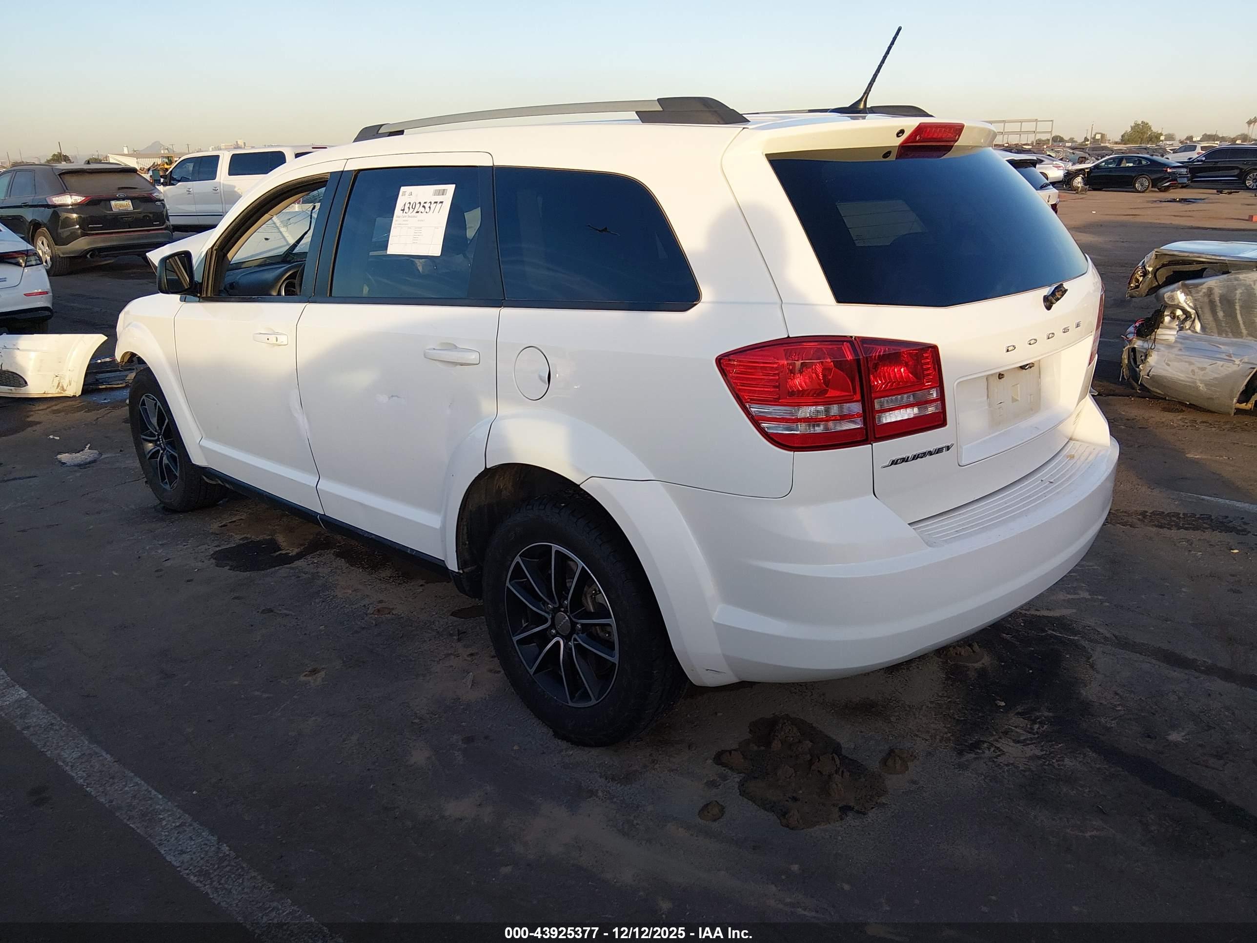 DODGE JOURNEY image 3