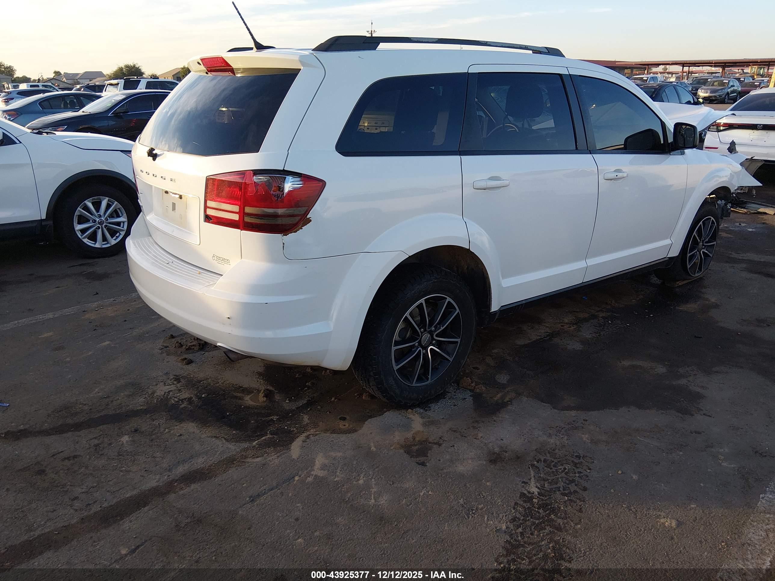 DODGE JOURNEY image 4