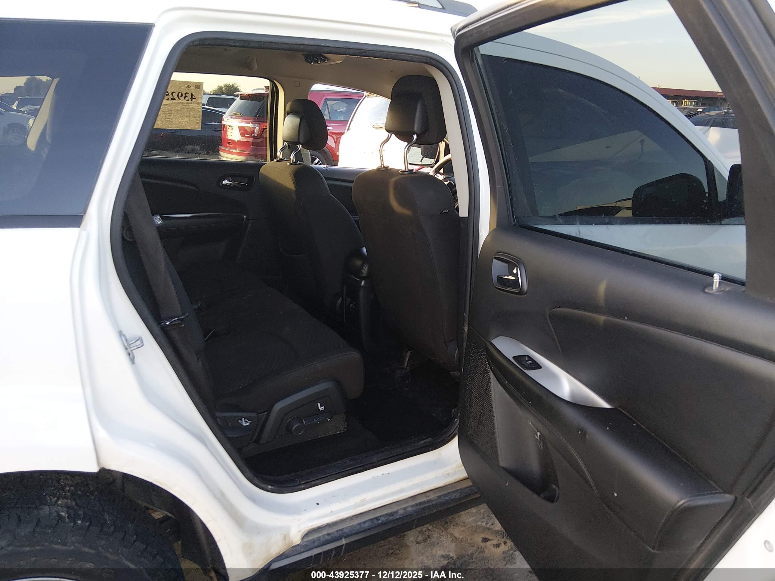 DODGE JOURNEY image 8