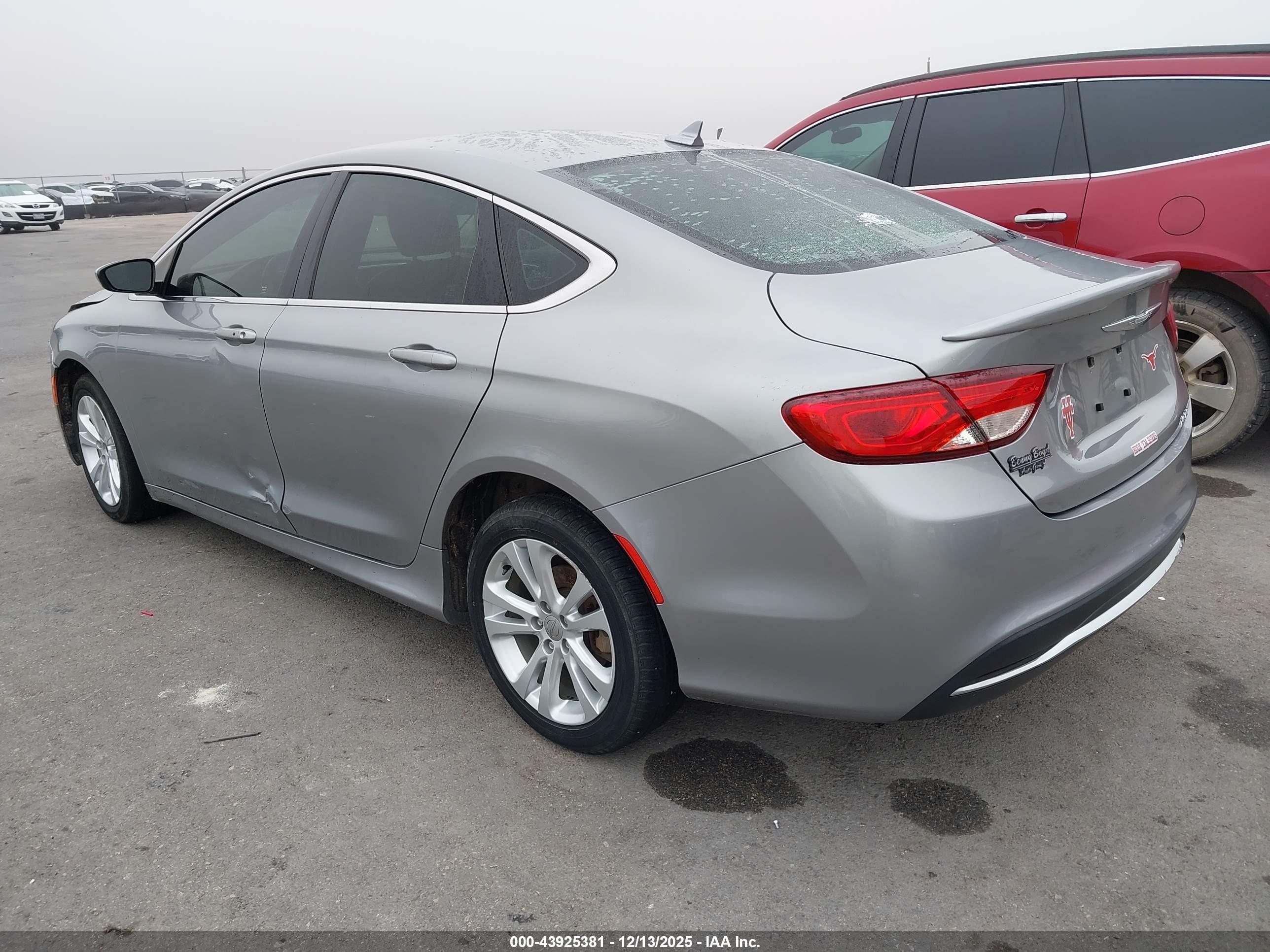CHRYSLER 200 image 3