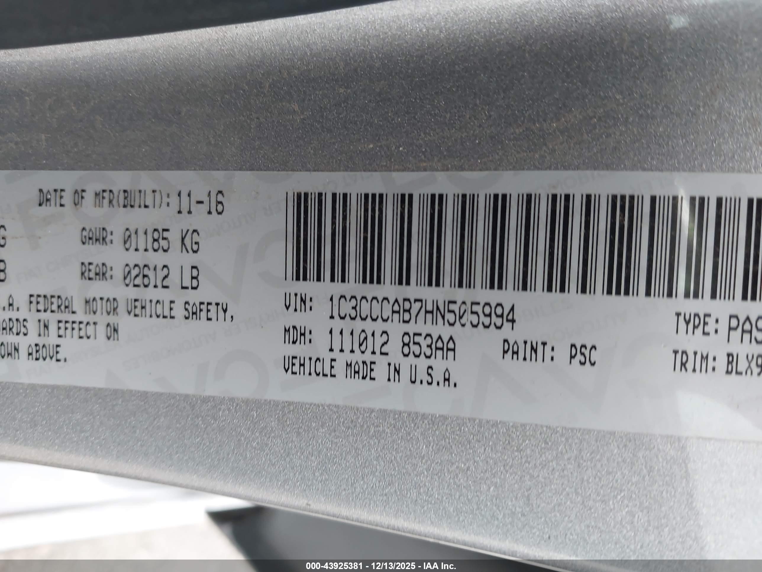 CHRYSLER 200 image 9