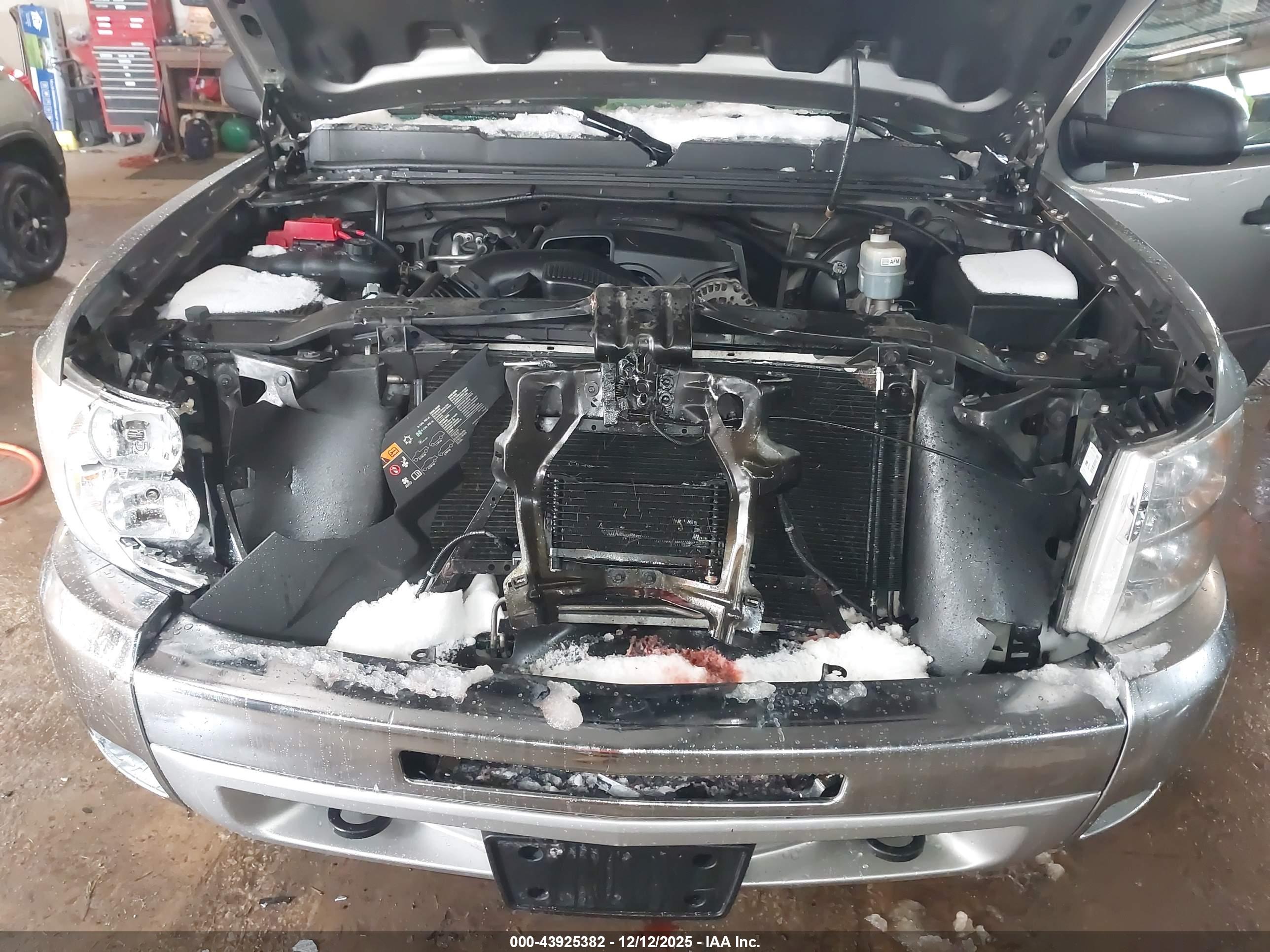 CHEVROLET SILVERADO image 6