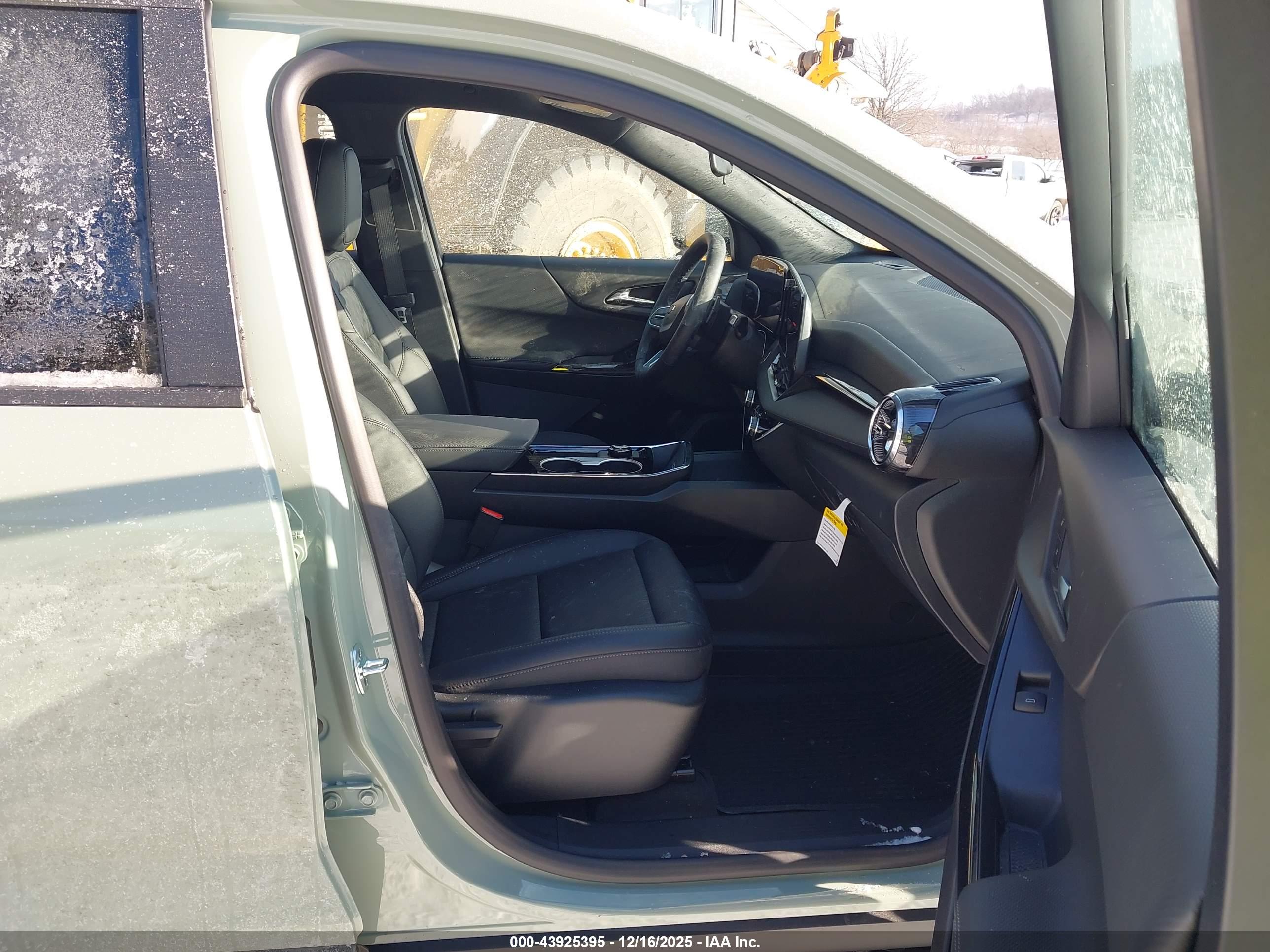 CHEVROLET EQUINOX image 5