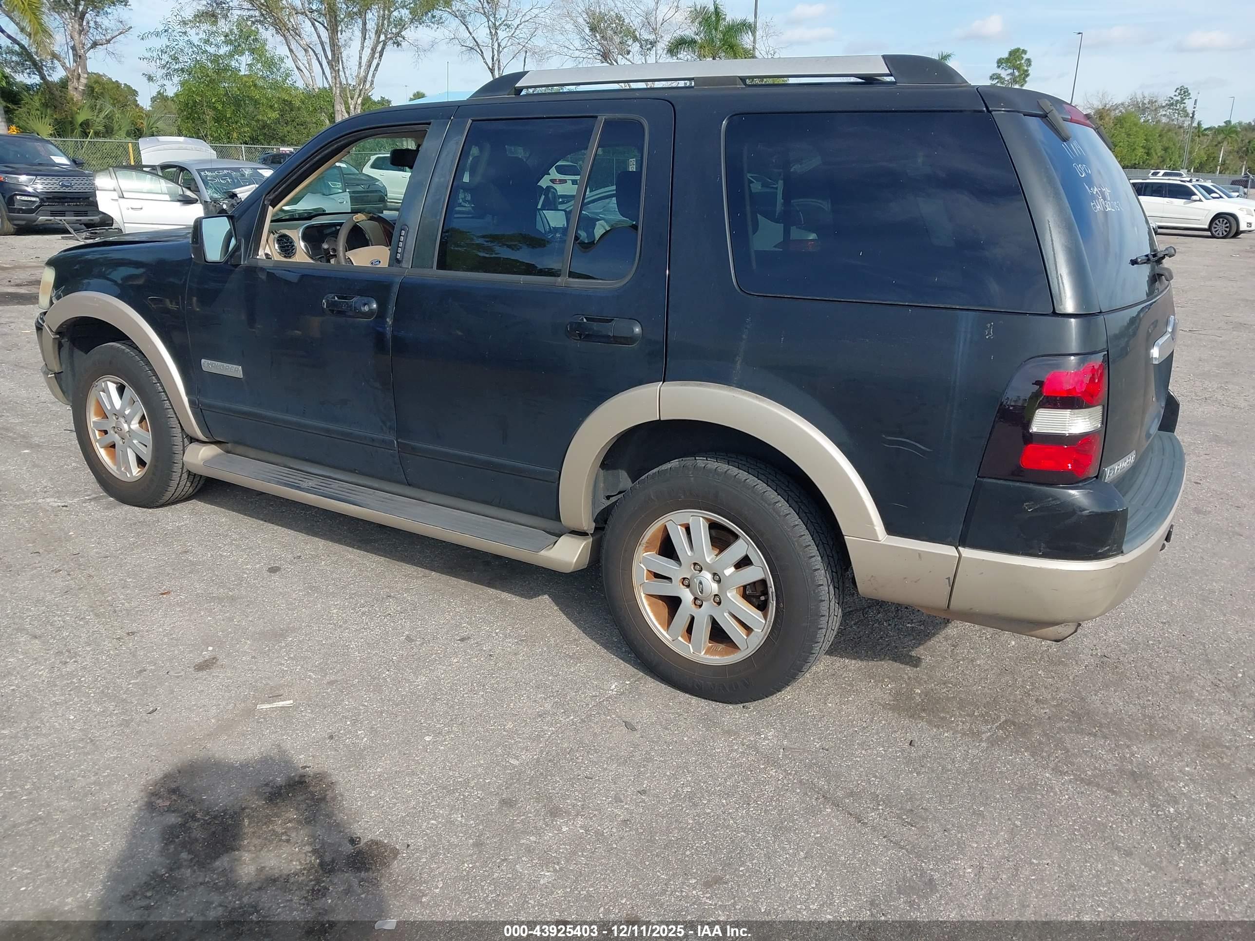 FORD EXPLORER image 3