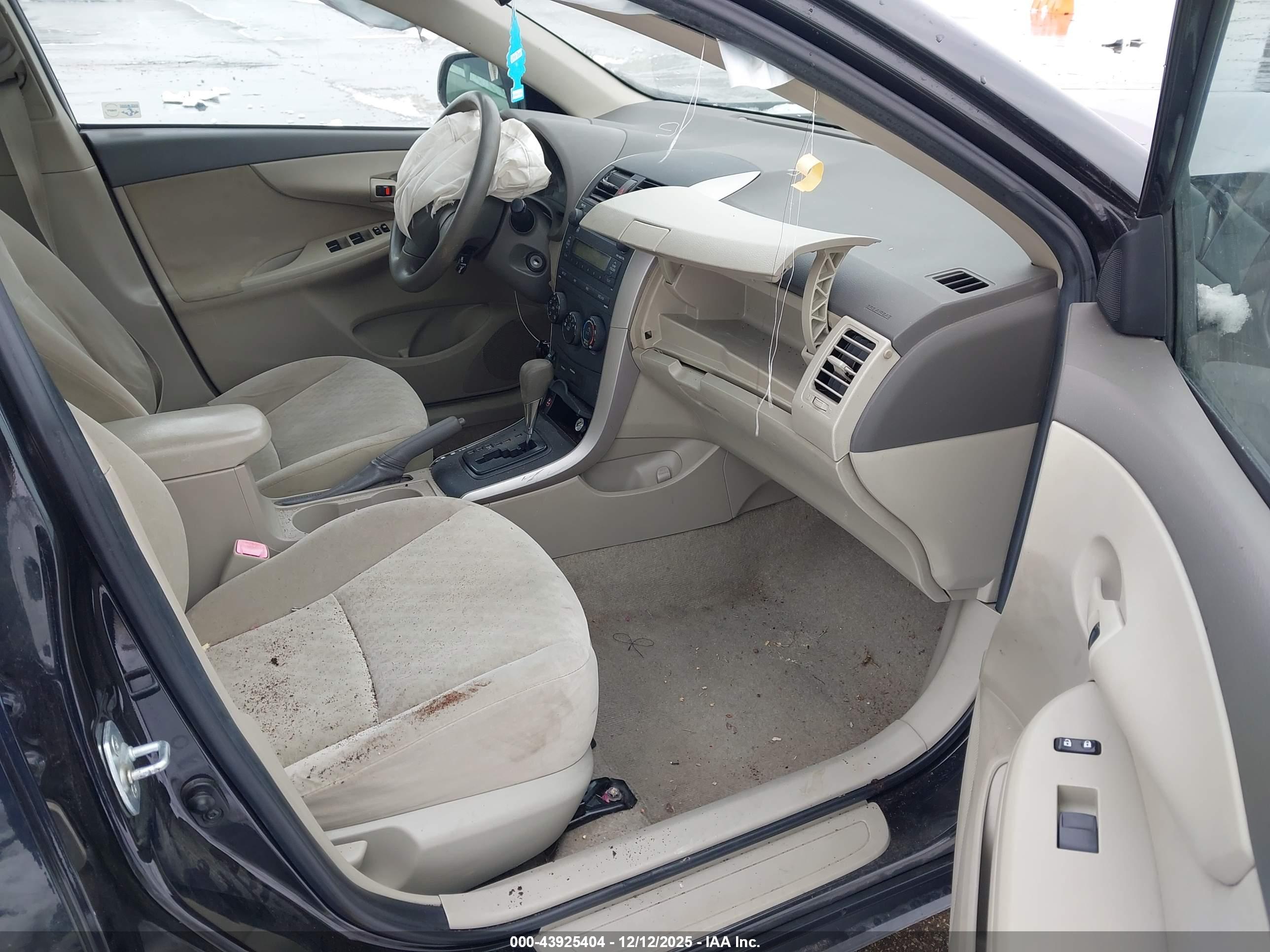 TOYOTA COROLLA image 5