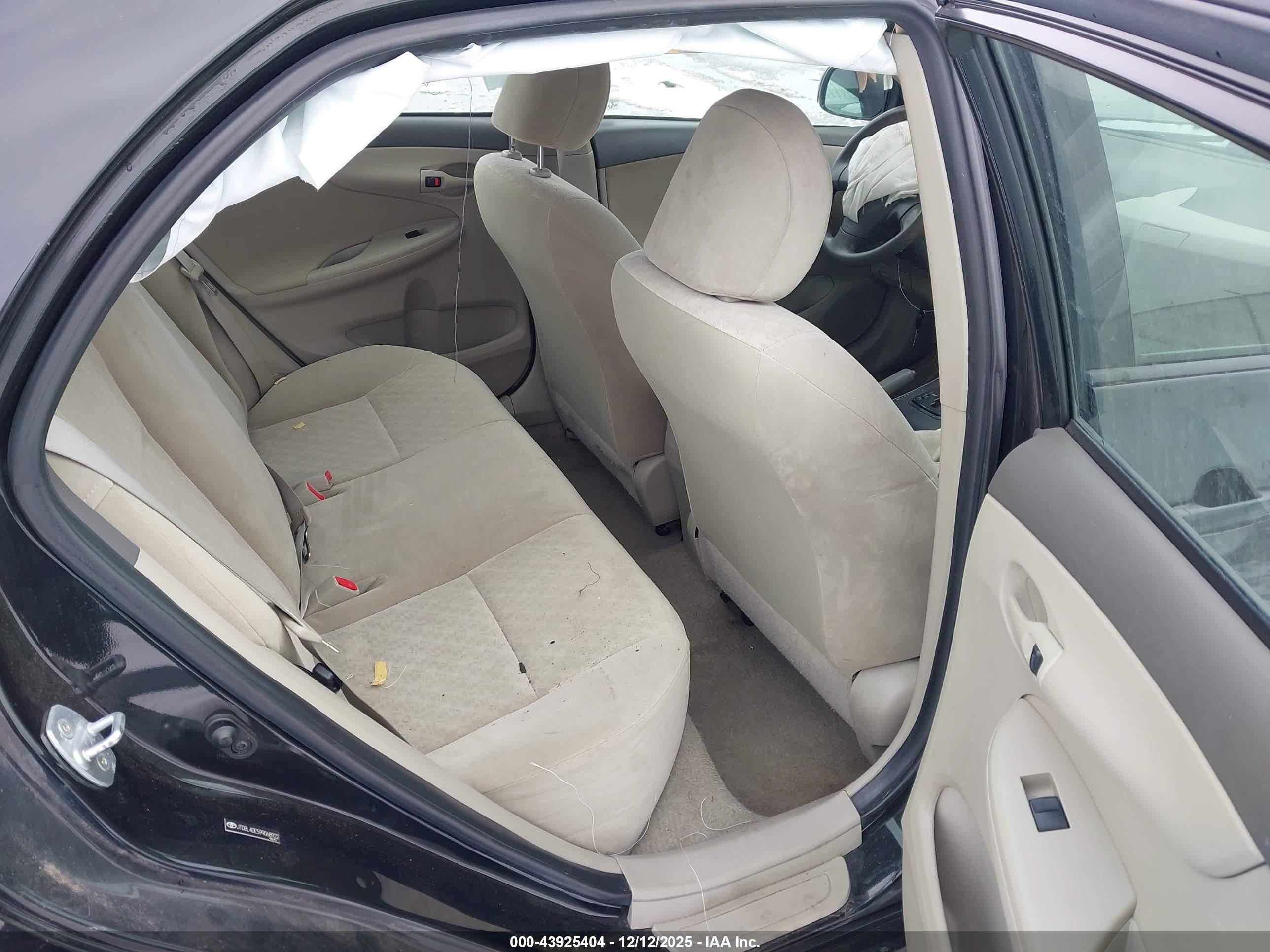 TOYOTA COROLLA image 8