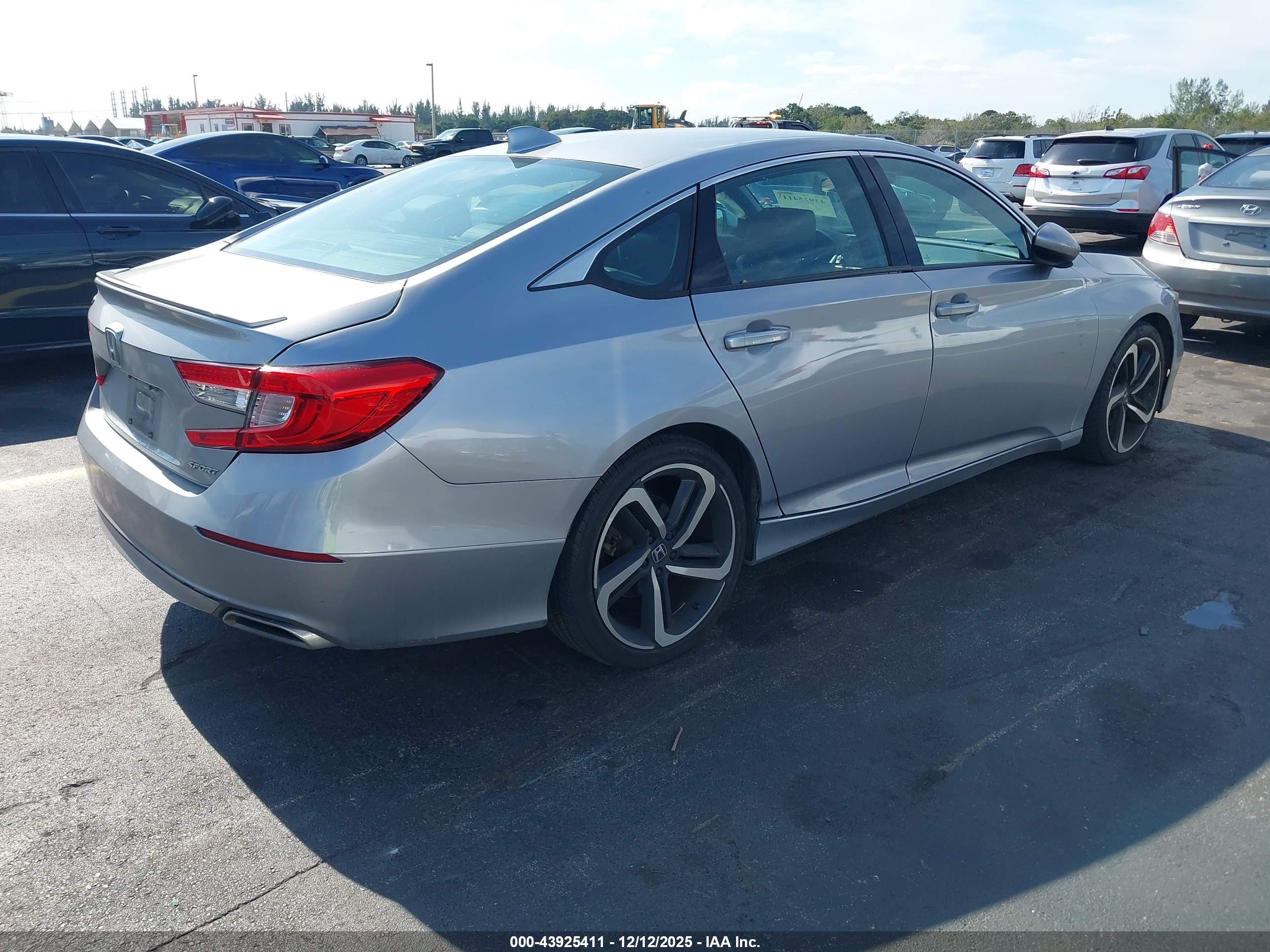 HONDA ACCORD image 4