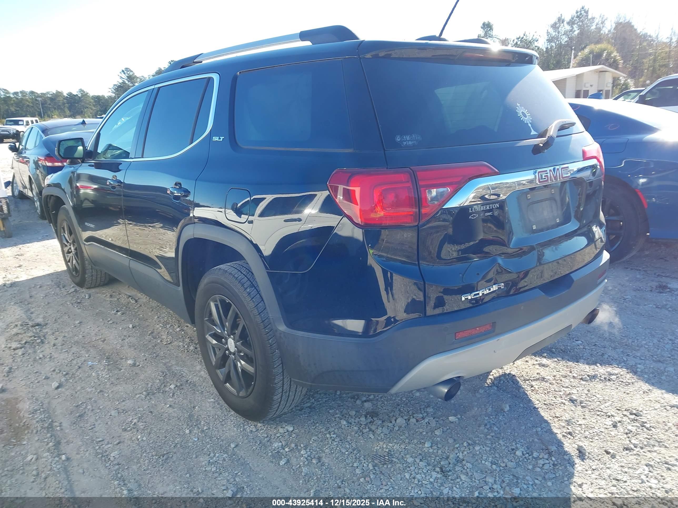 GMC ACADIA image 3