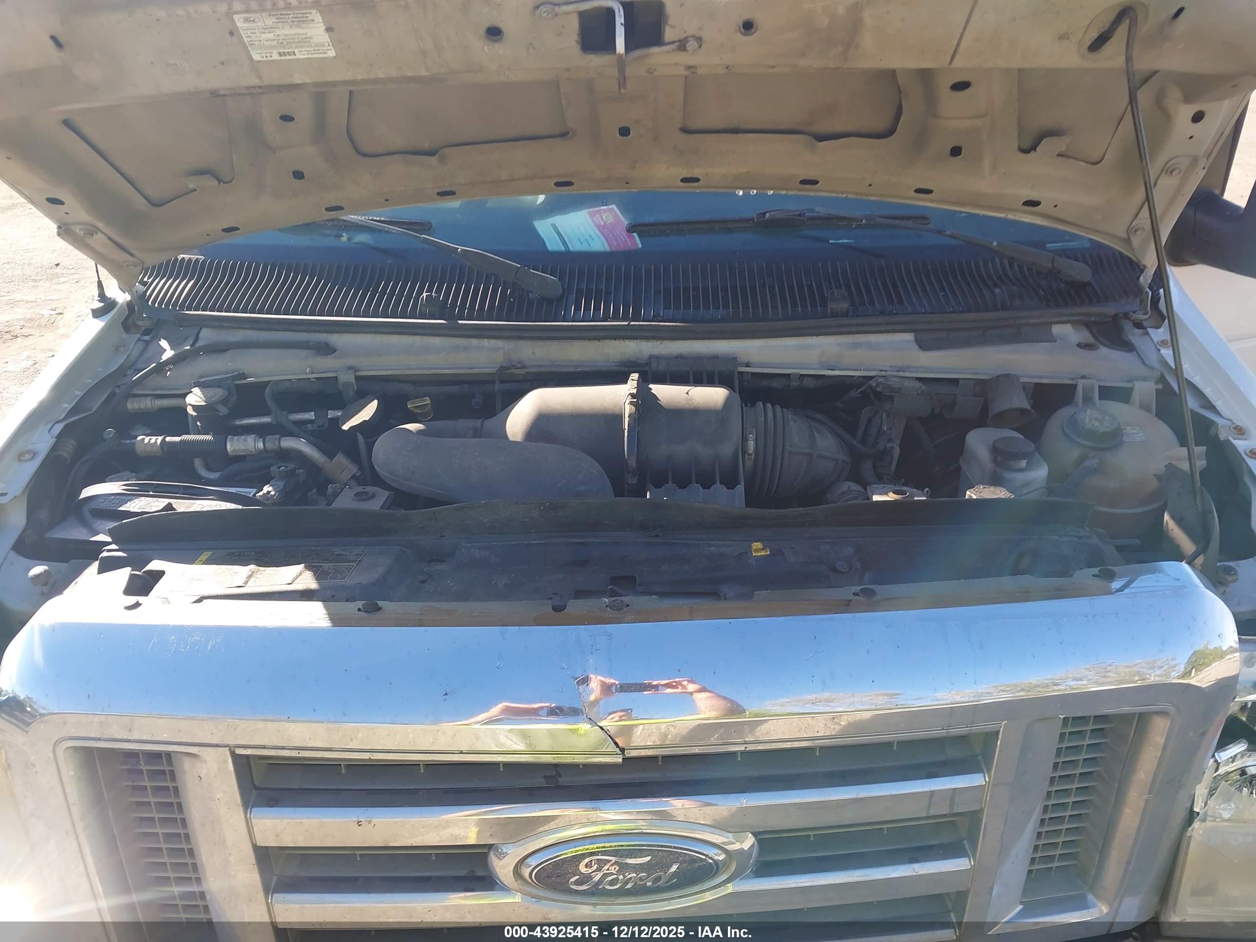 FORD E-250 image 10