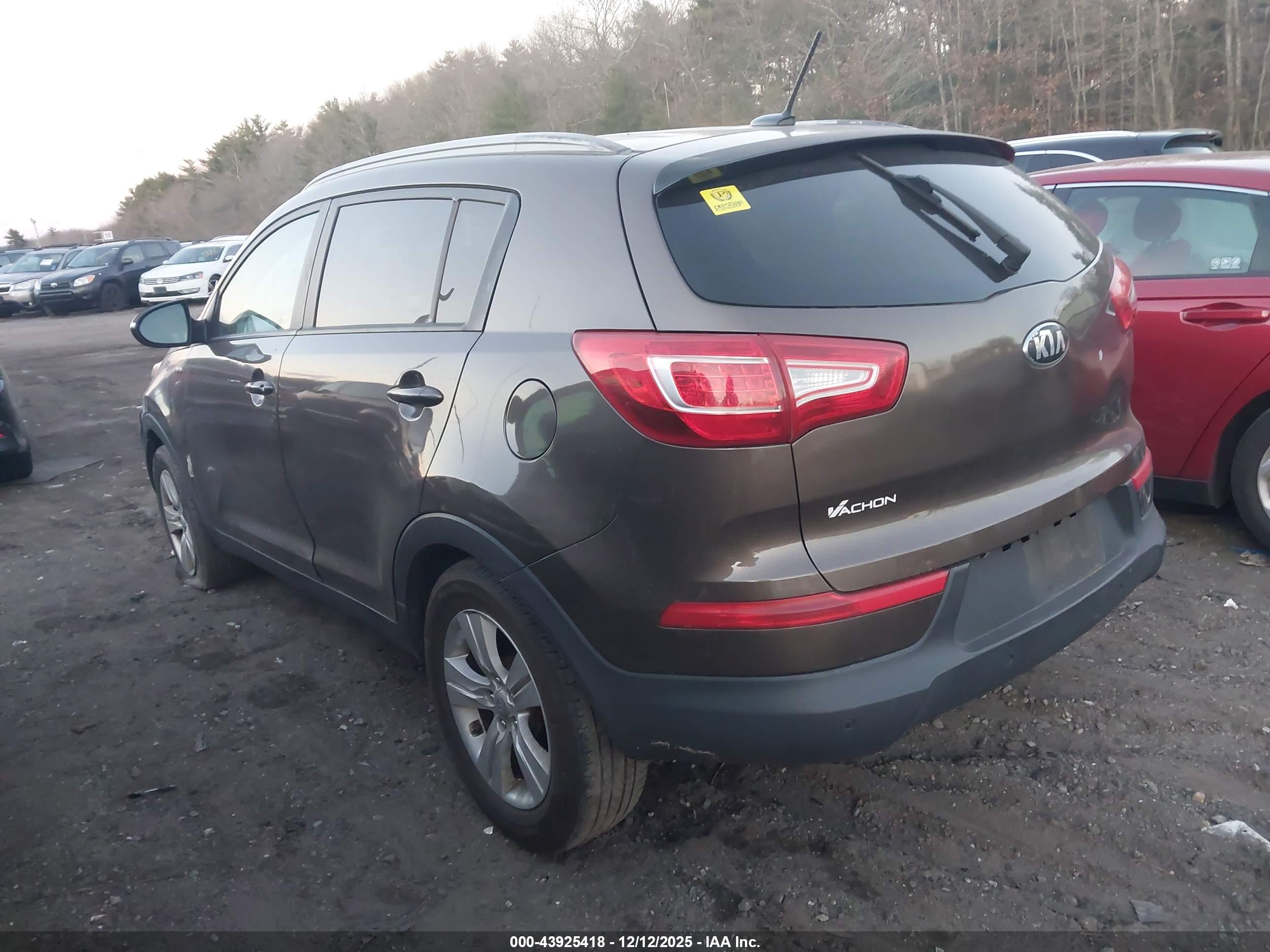 KIA SPORTAGE image 3