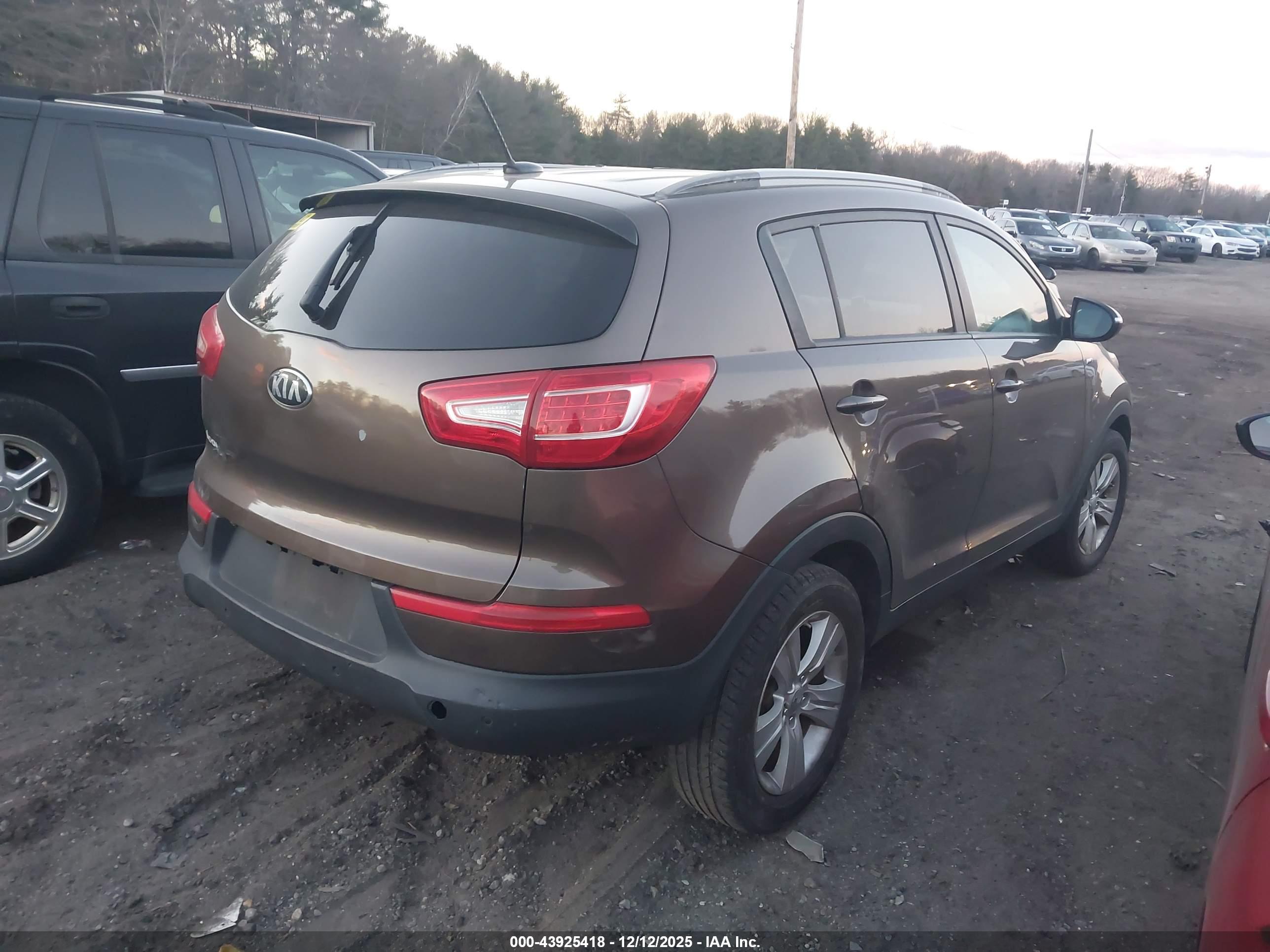 KIA SPORTAGE image 4