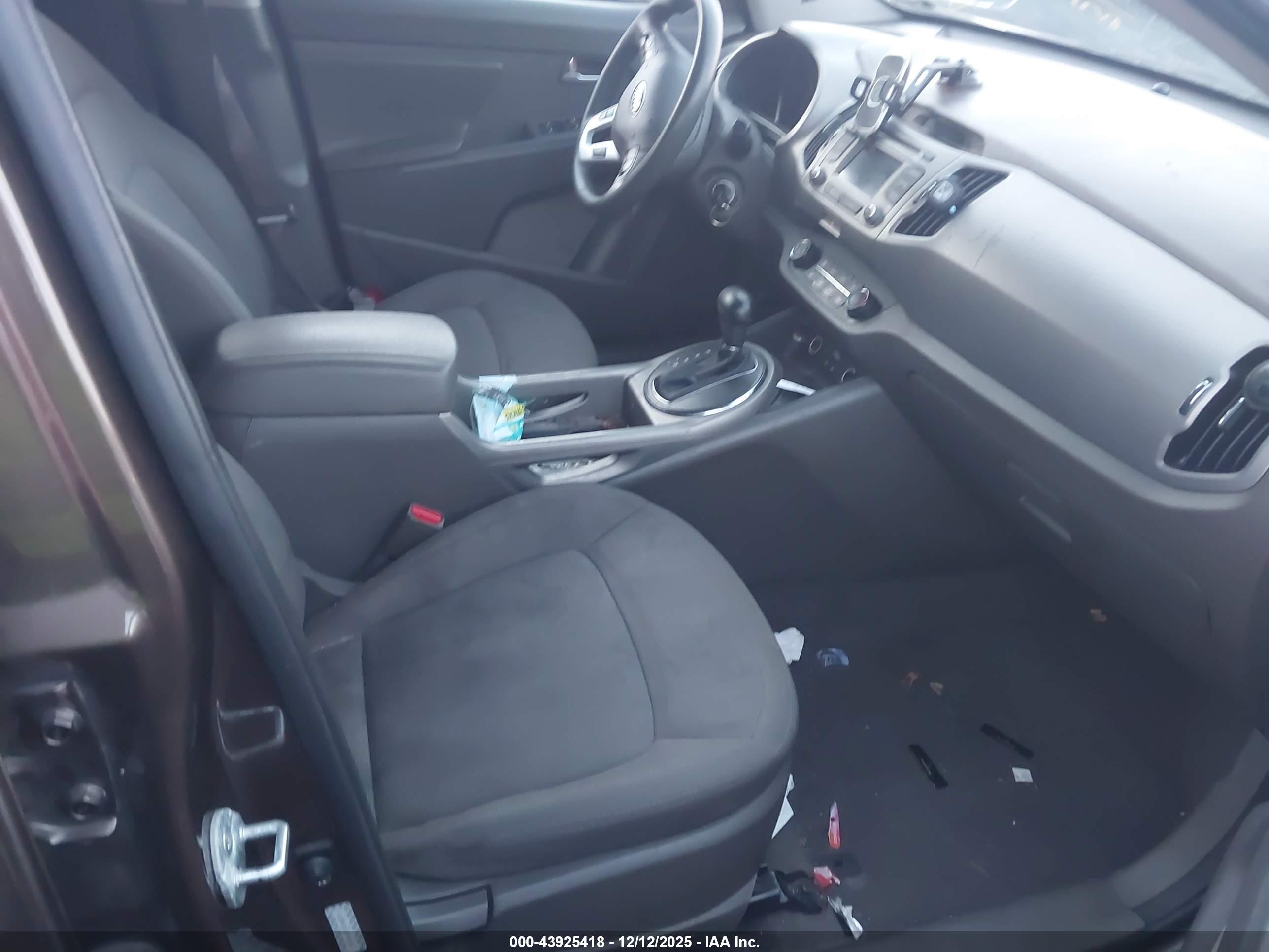 KIA SPORTAGE image 5