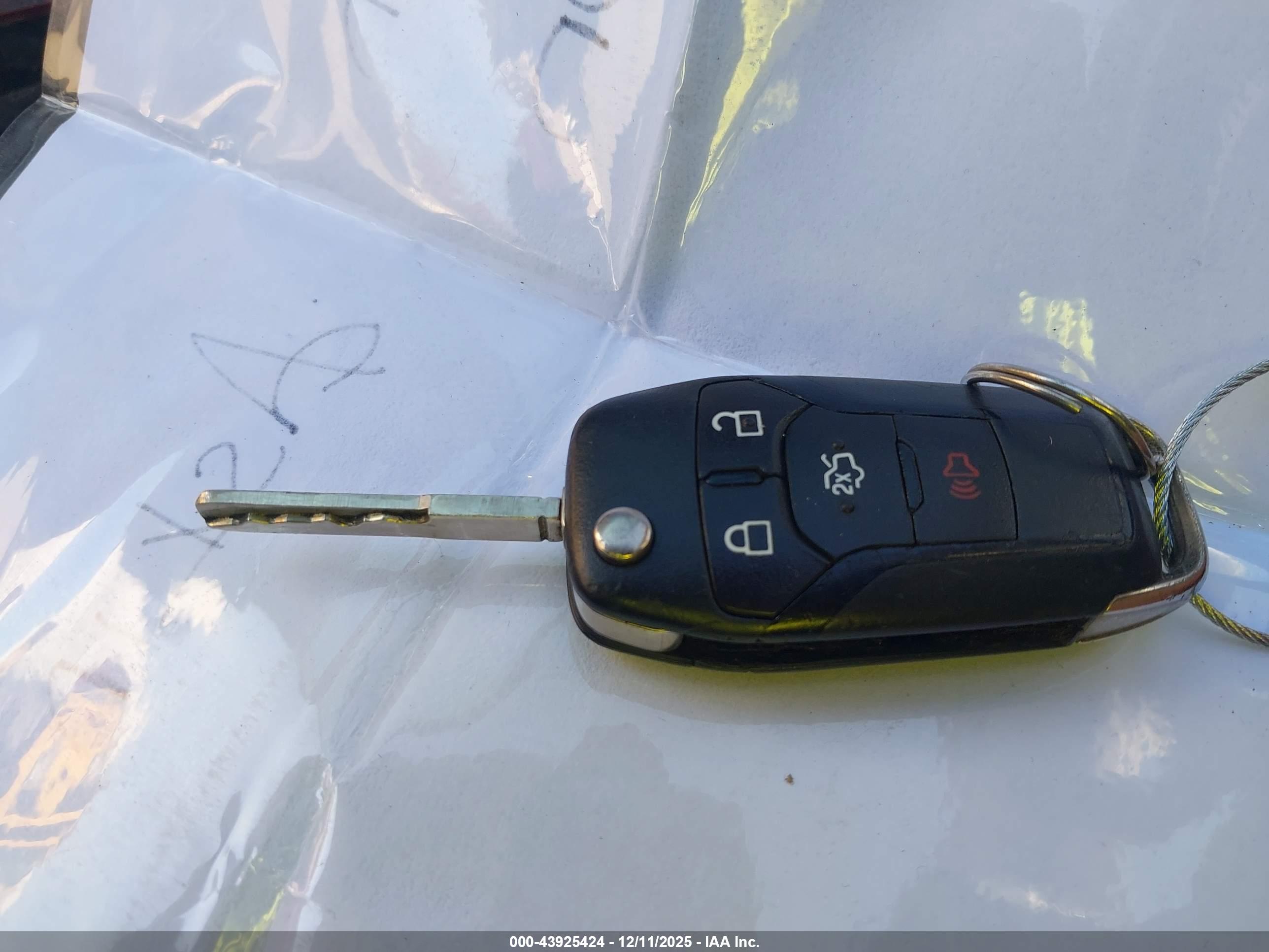 FORD FUSION image 11