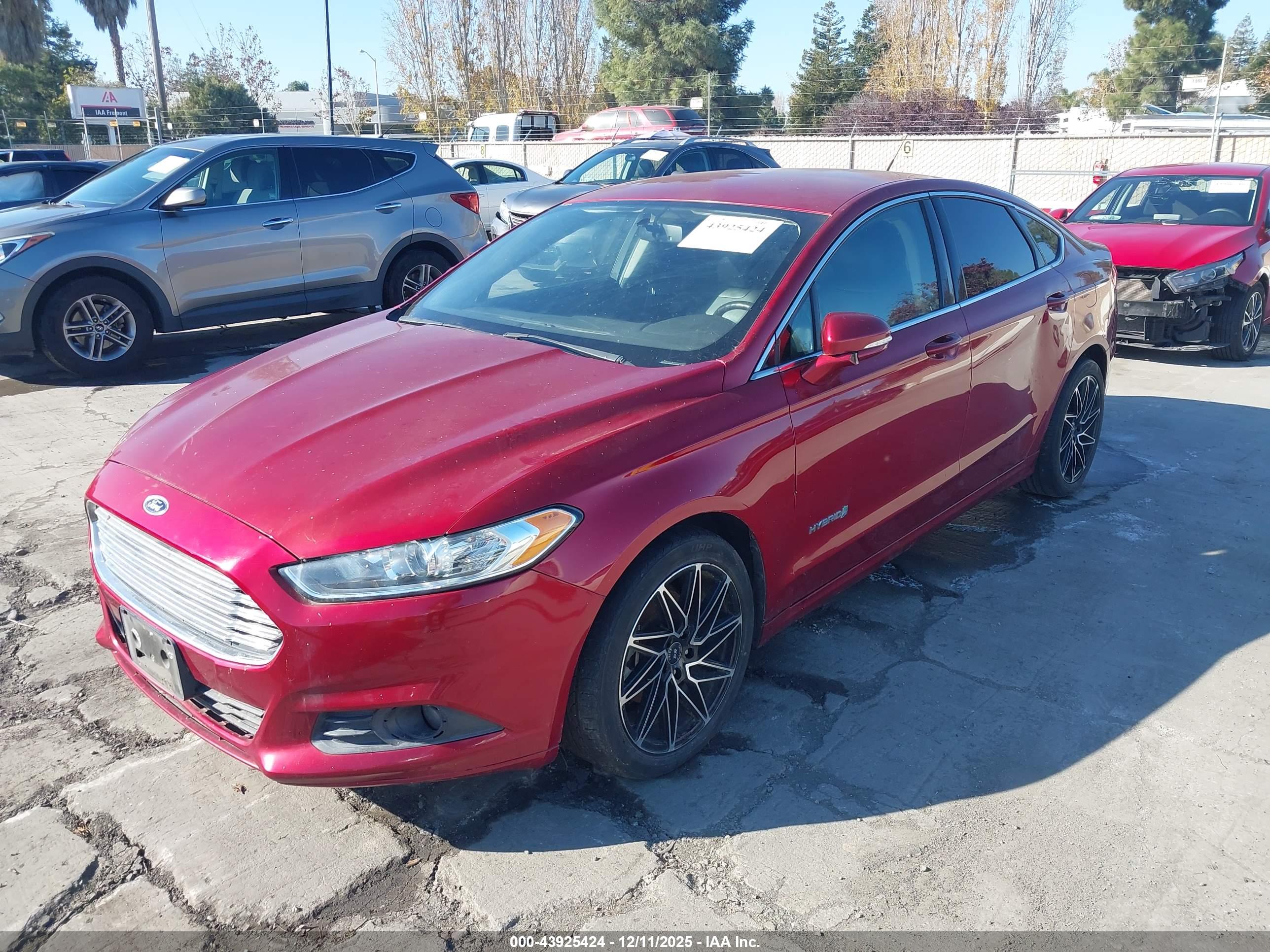 FORD FUSION image 2