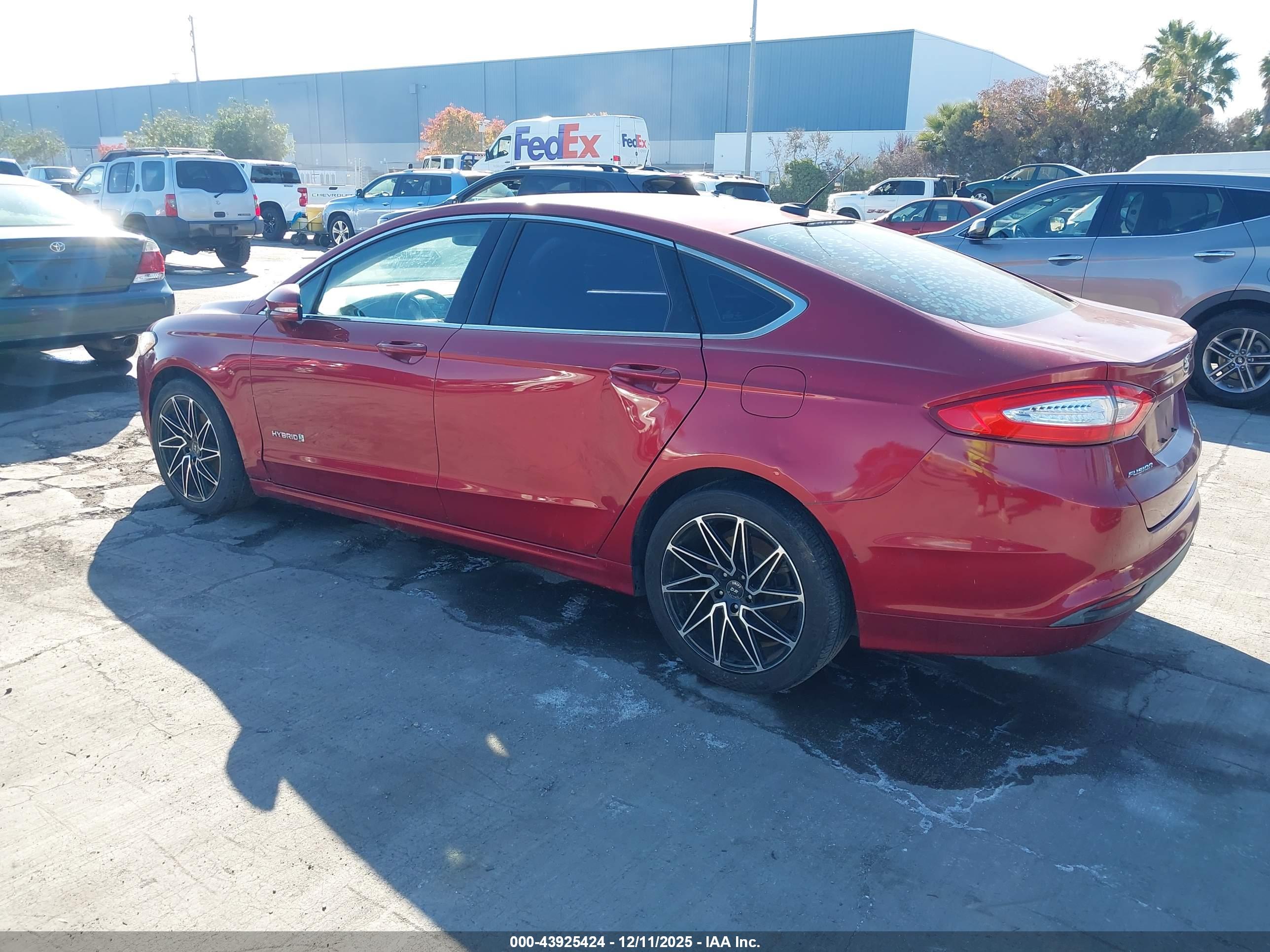 FORD FUSION image 3