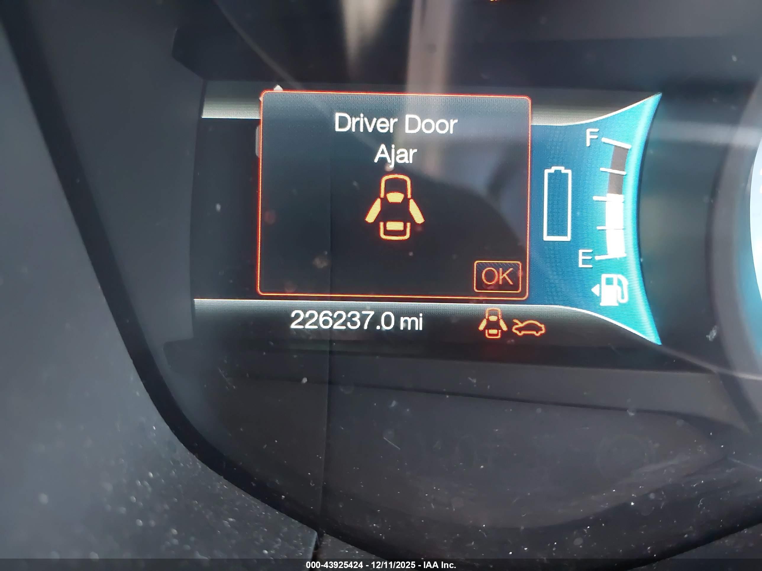 FORD FUSION image 7