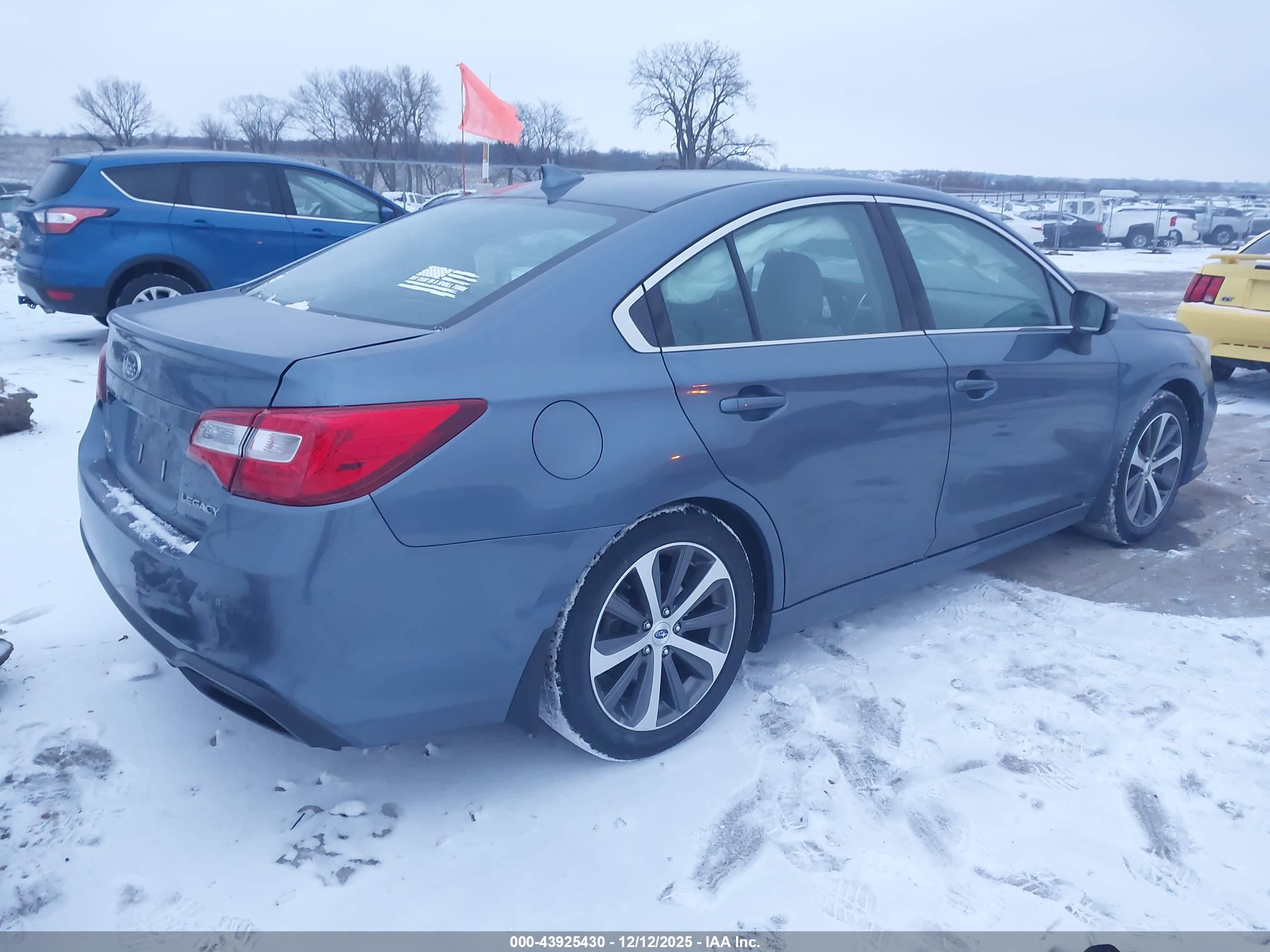 SUBARU LEGACY image 4