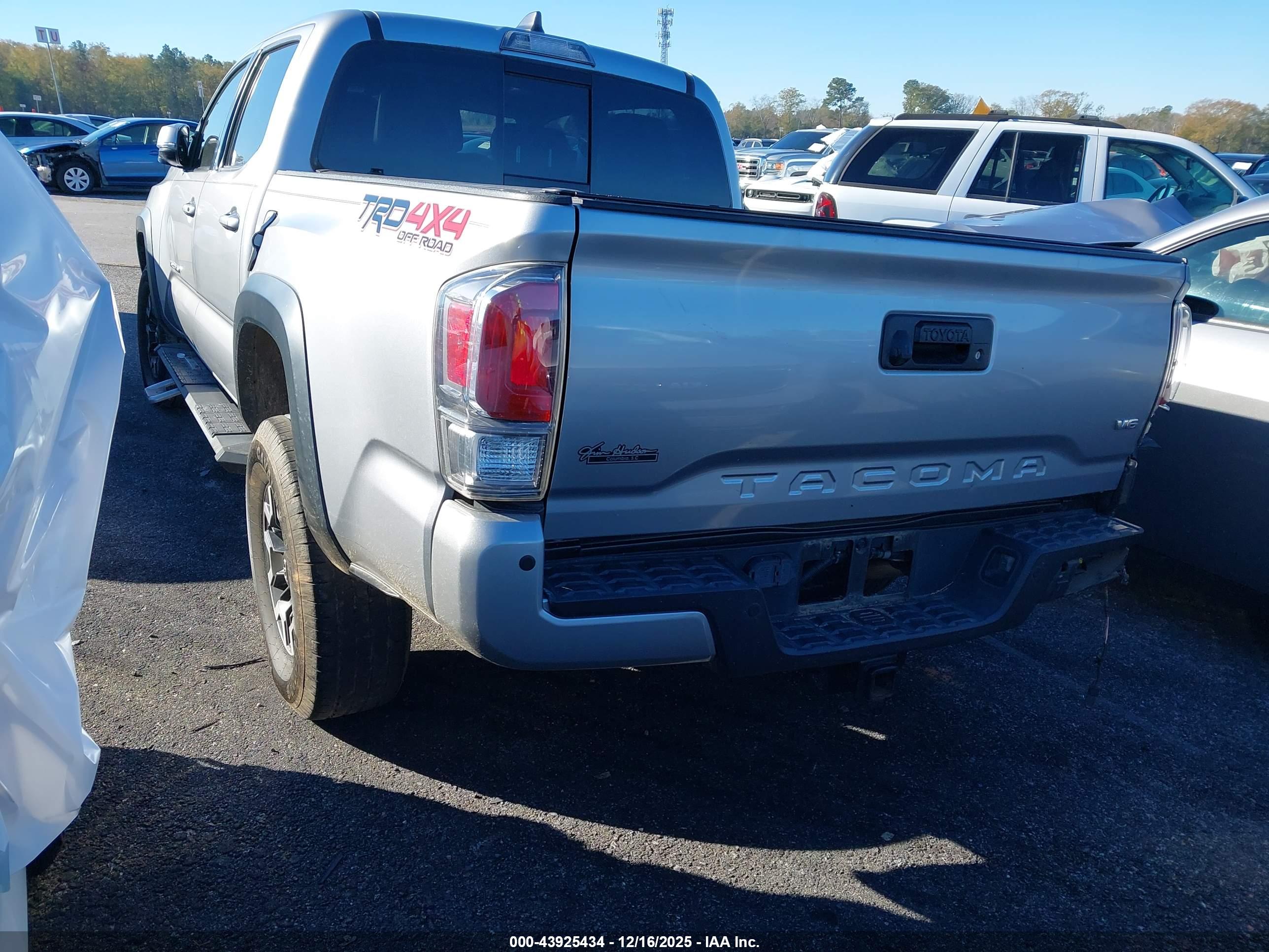 TOYOTA TACOMA image 3