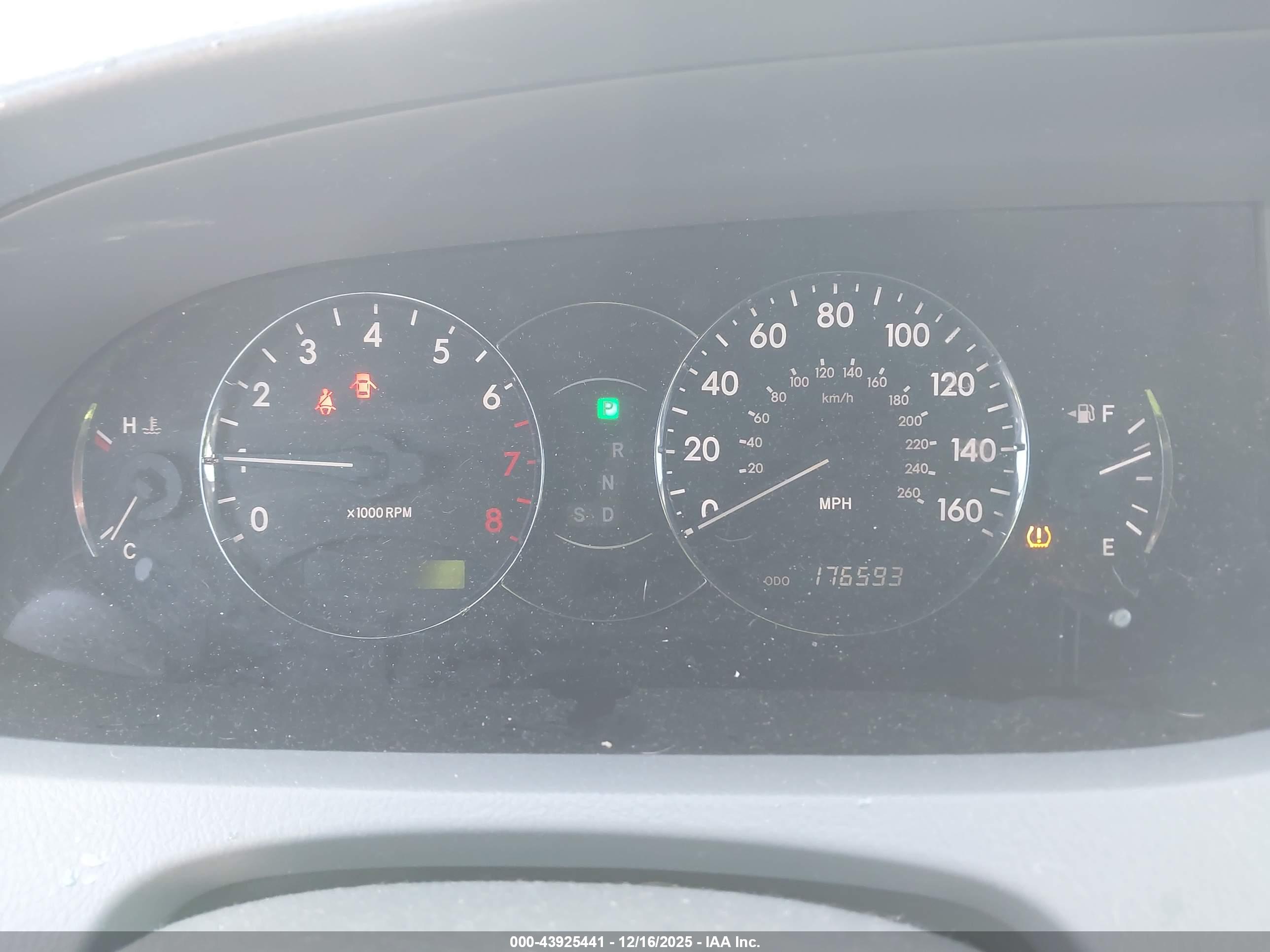 TOYOTA AVALON image 7