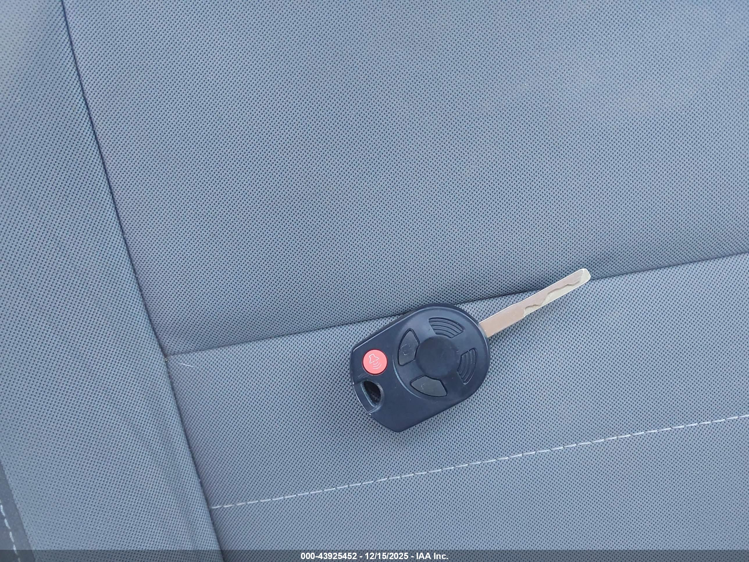 FORD ESCAPE image 11