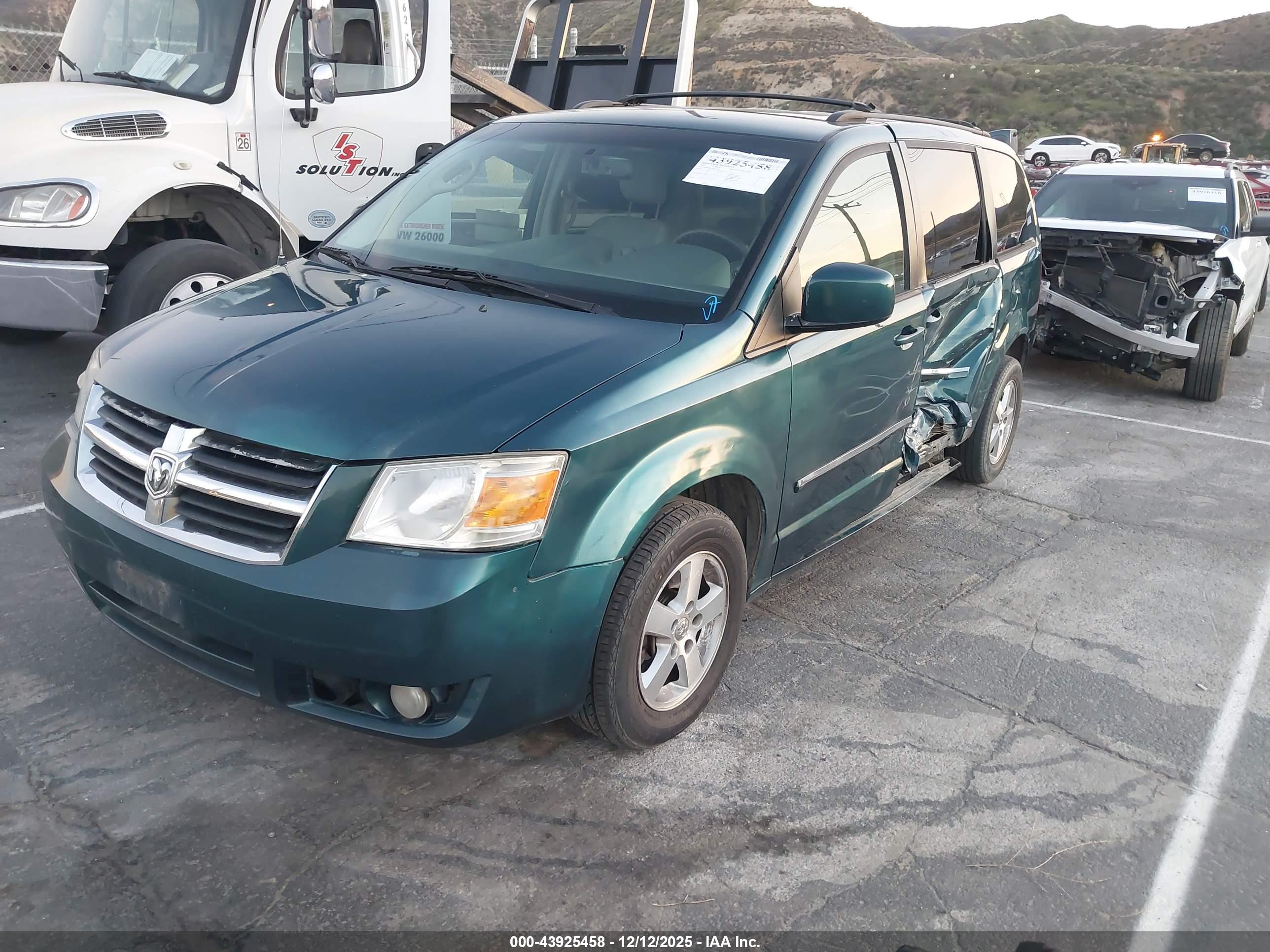 DODGE GRAND image 2