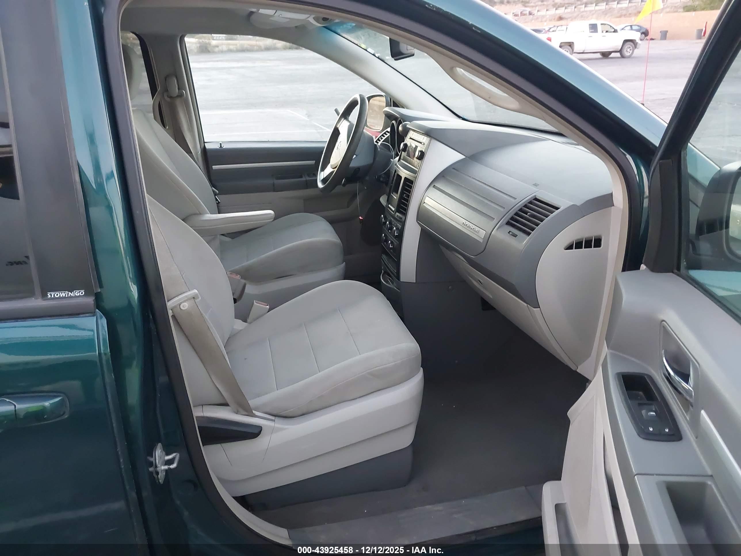 DODGE GRAND image 5