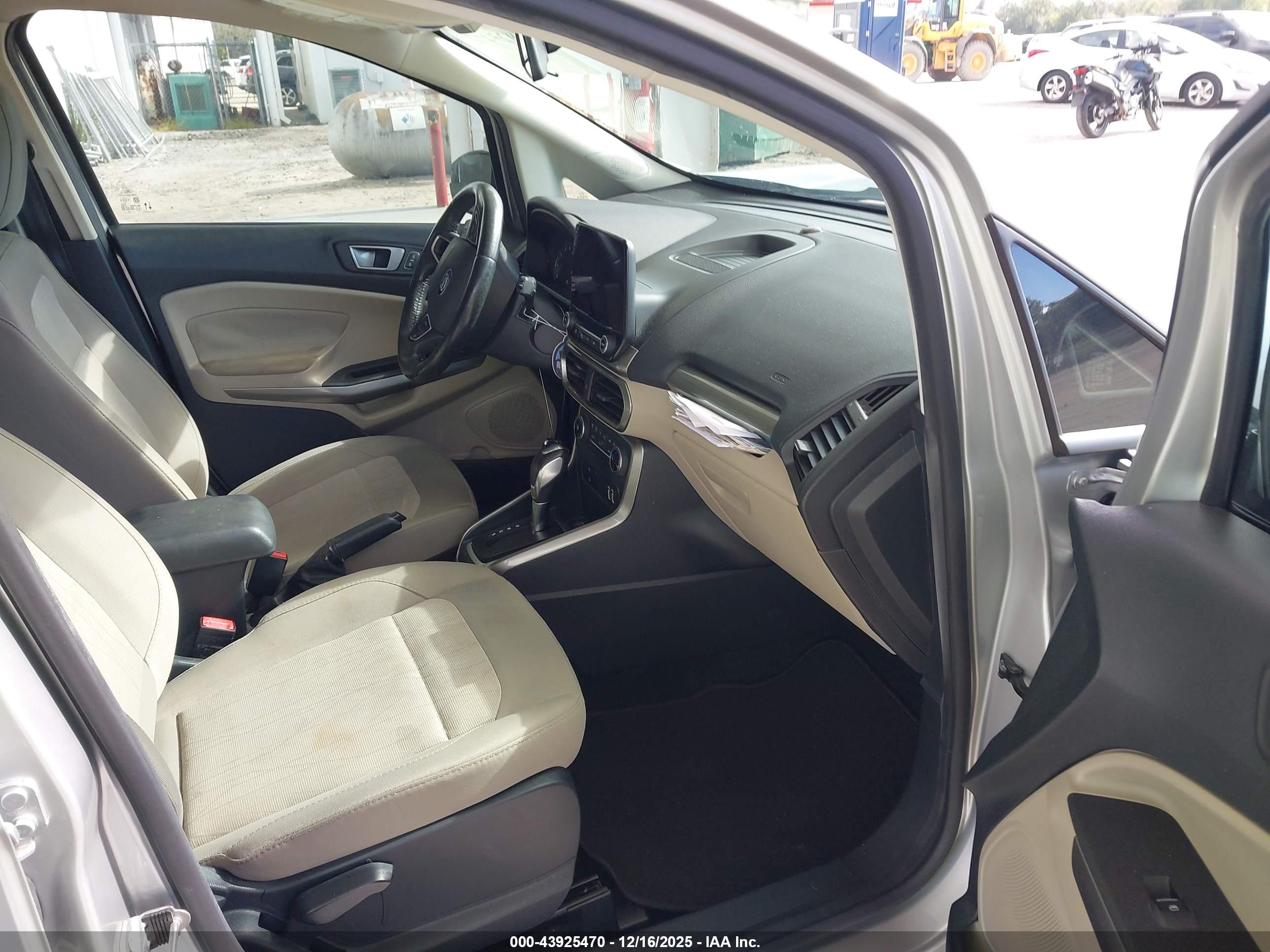 FORD ECOSPORT image 5