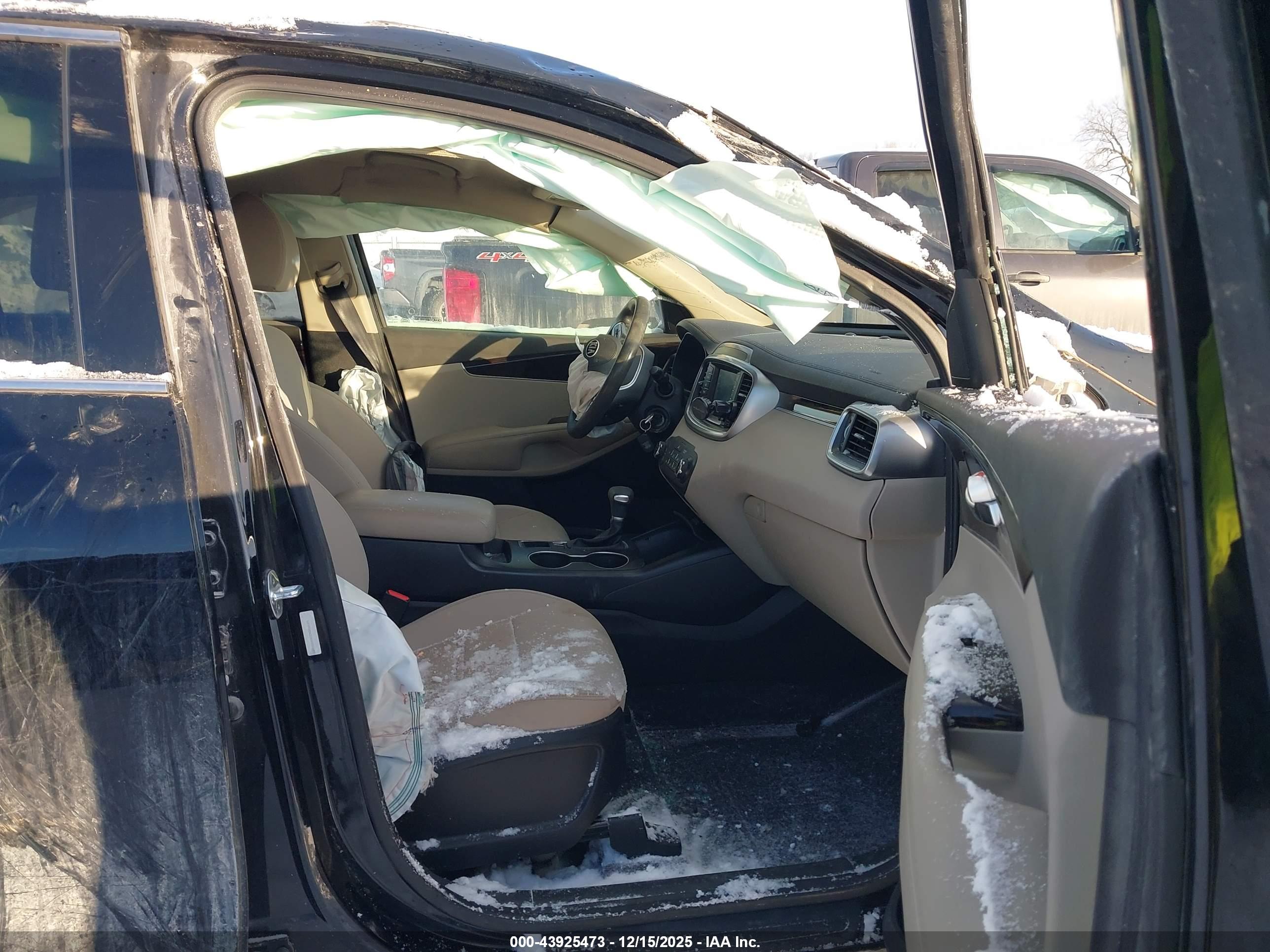 KIA SORENTO image 5