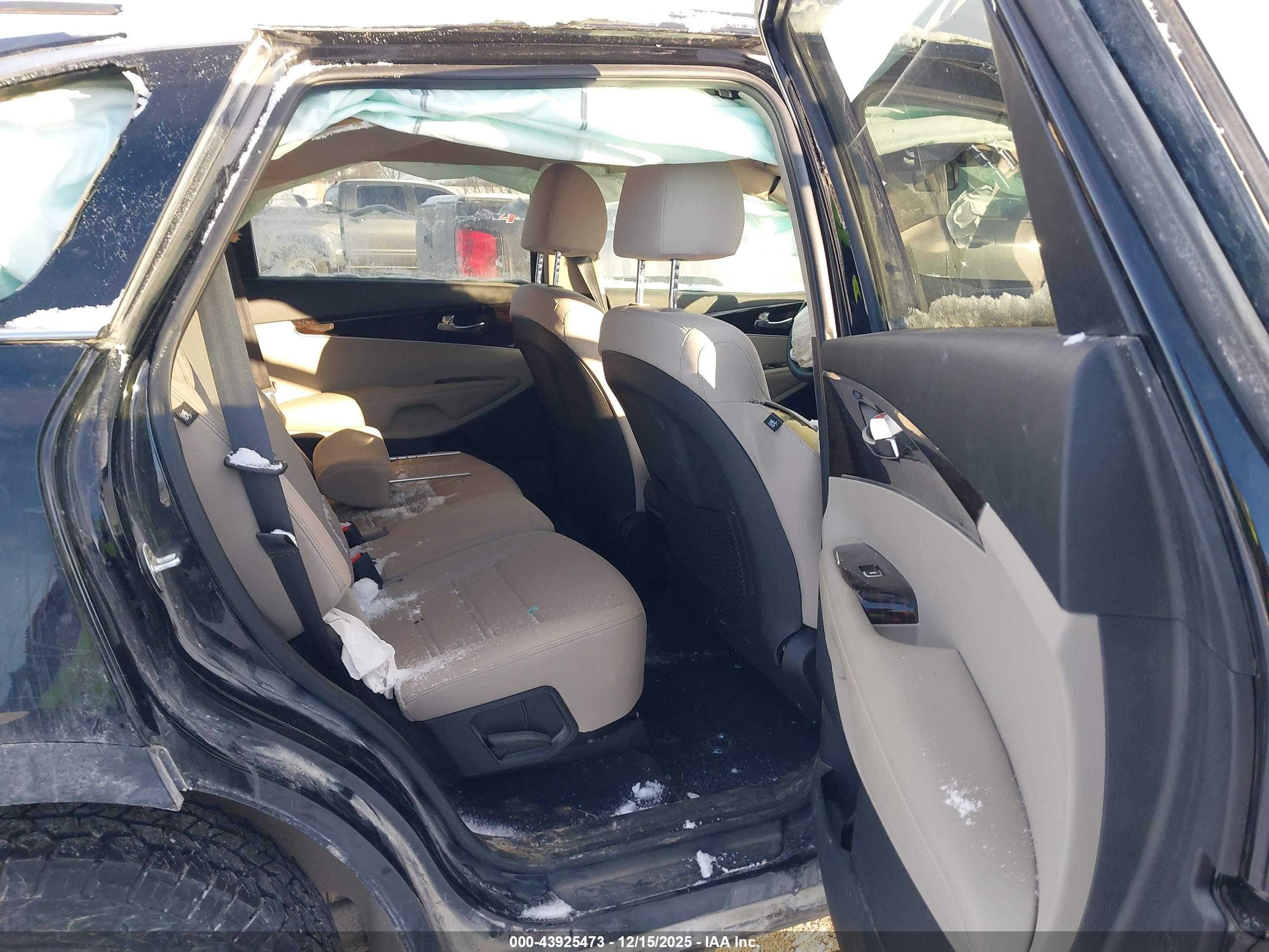 KIA SORENTO image 8