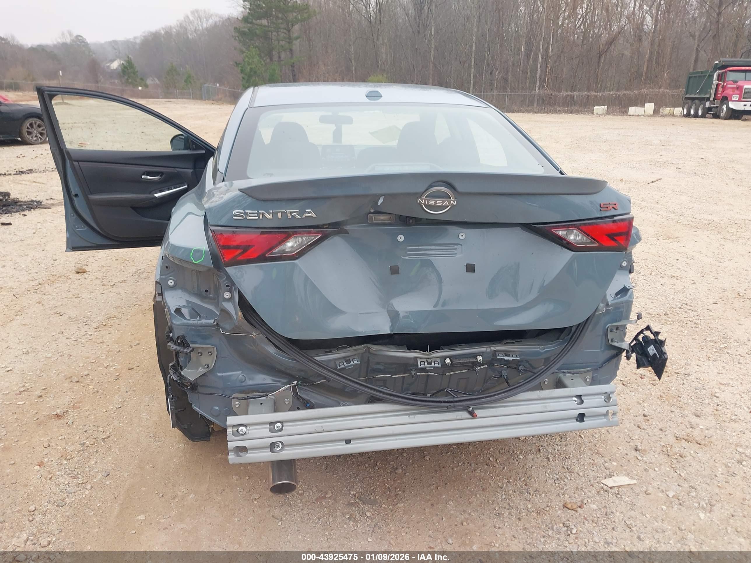 NISSAN SENTRA image 6