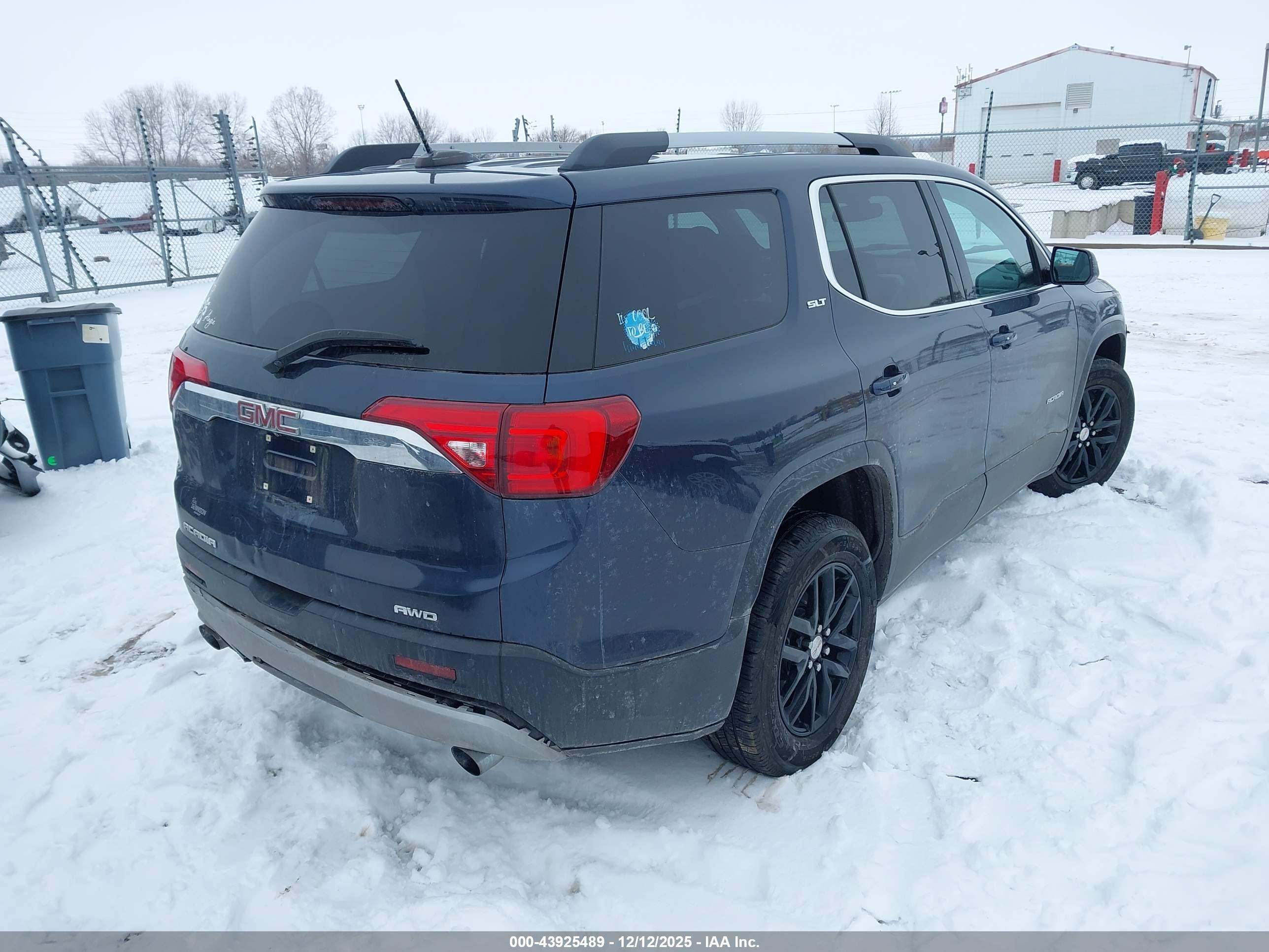 GMC ACADIA image 4